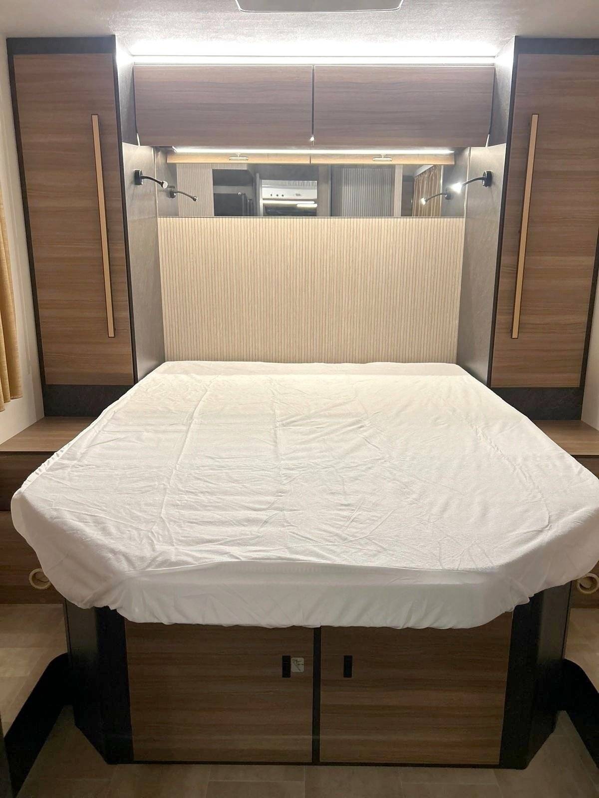 Dining Area Fiat Fiat Ducato - Yescapa