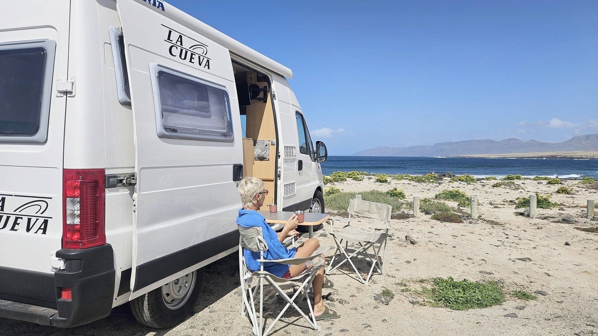 schräge Vorderansicht Fiat - Yescapa