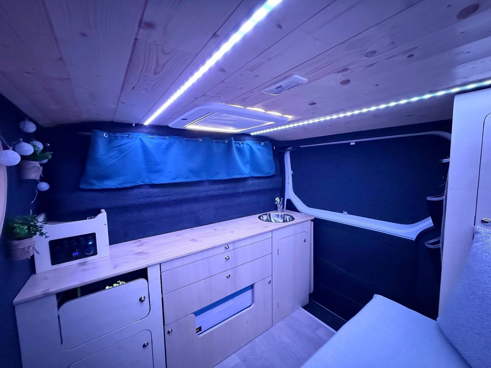 Campster RENAULT TRAFIC III 120 cv