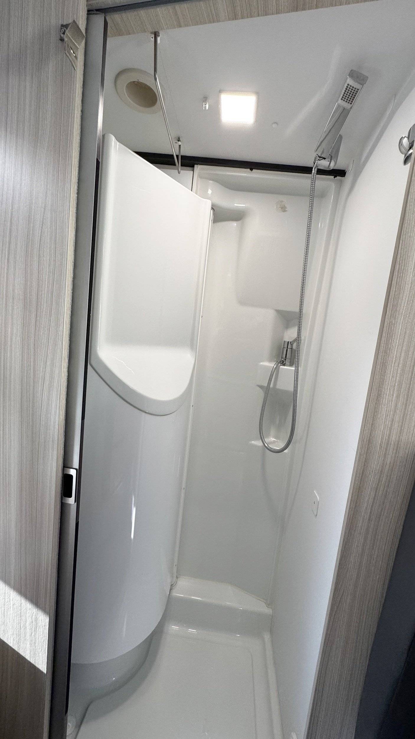 Adria Adria Twin PLUS 600 SPB Family