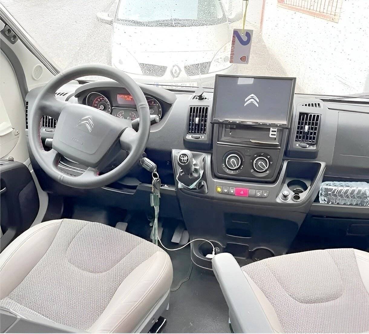 Adria adria twin axess 600 sp family