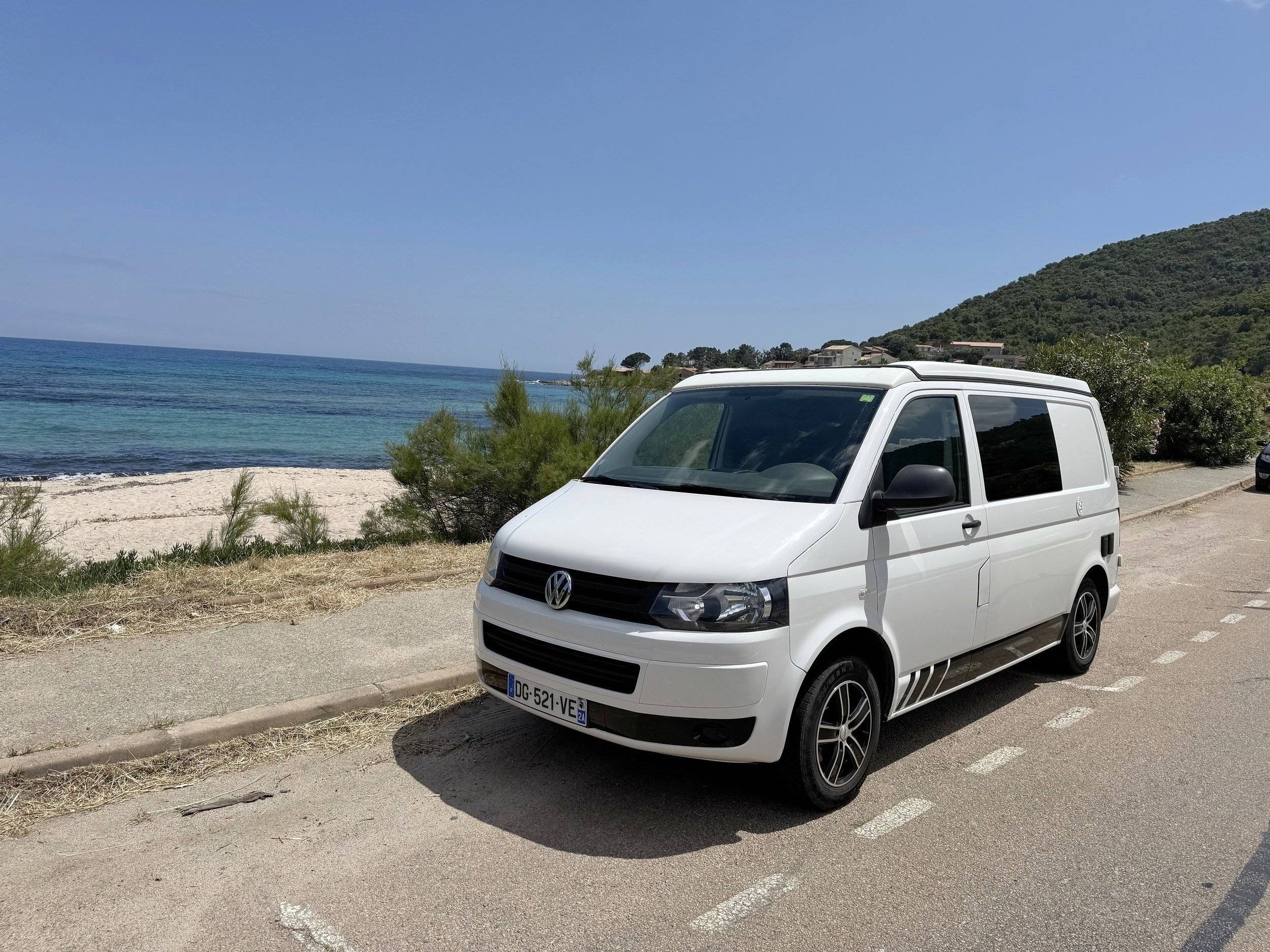 Front view from 3/4 Volkswagen 2,0 l 140 ch - Yescapa