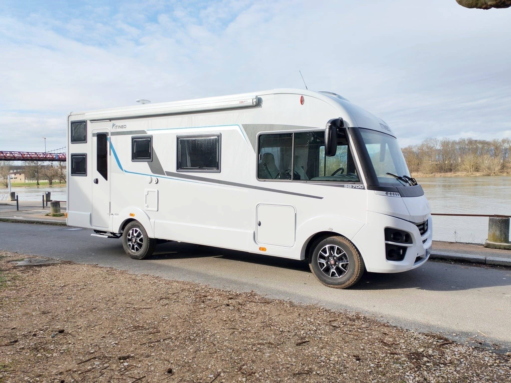 Vista del vehicle angle davanter Fiat - Yescapa