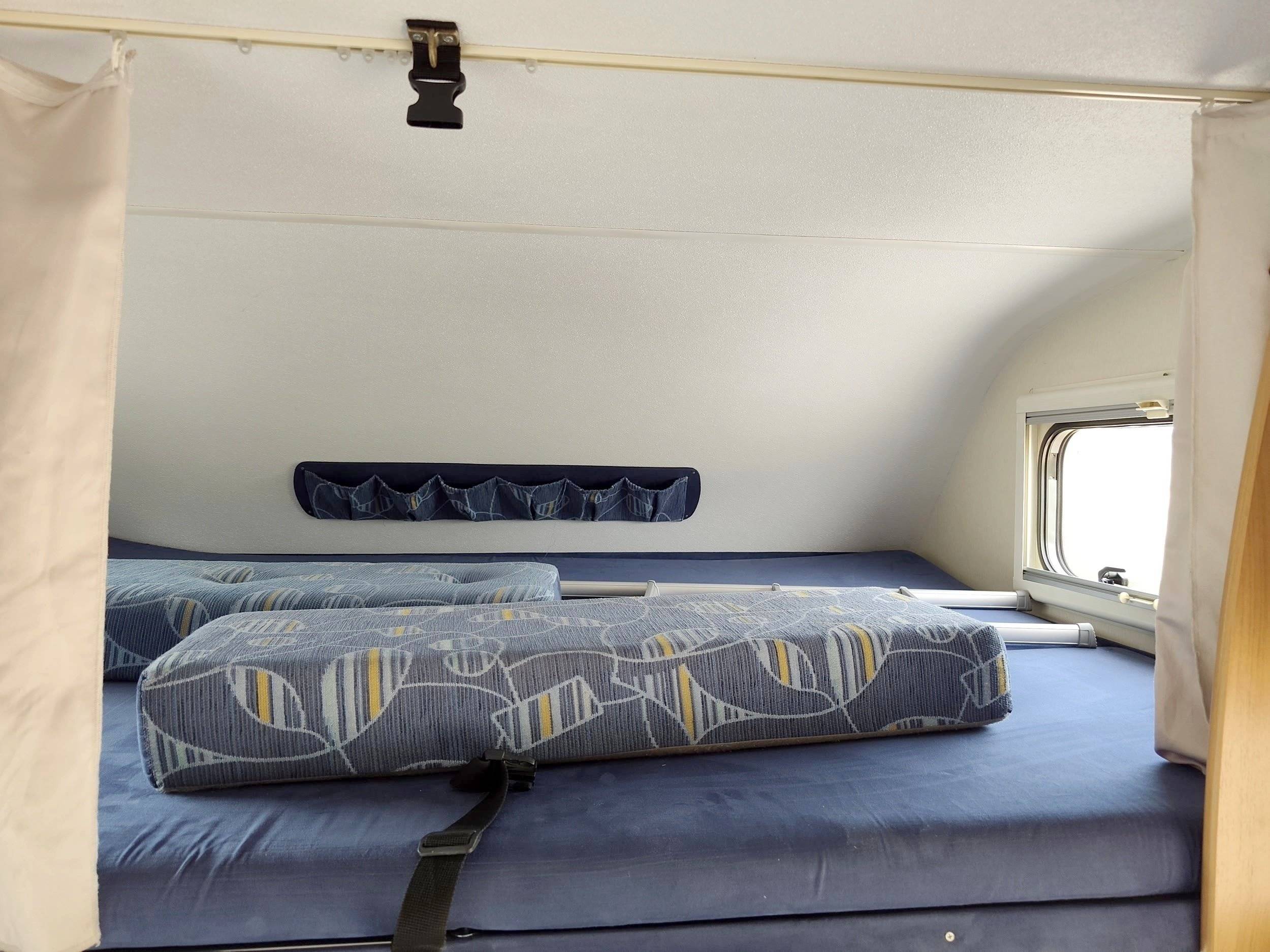 Plazas en cama Ford Transit 2,4 l TDCi 140 ch. - Yescapa