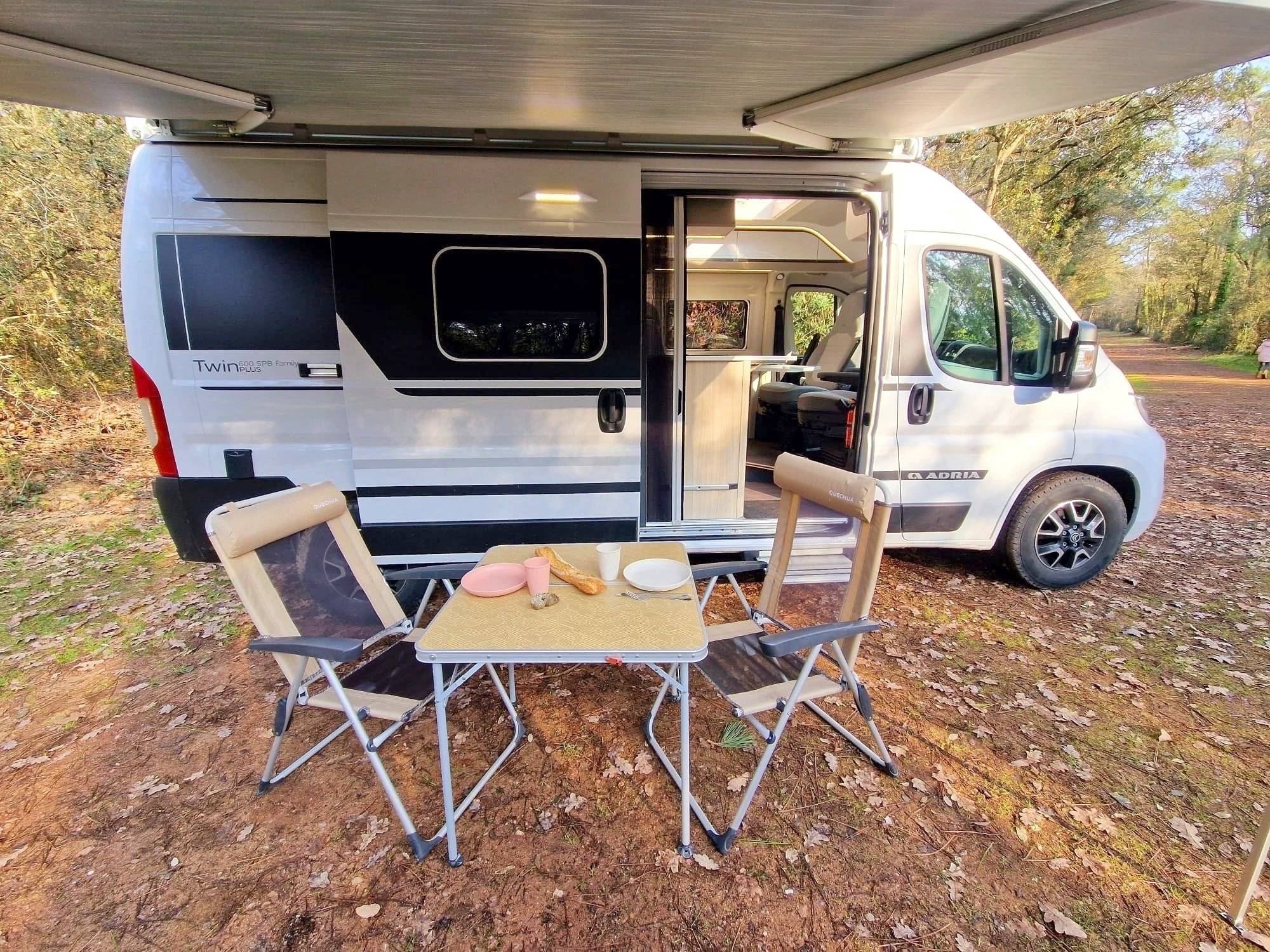 Adria Twin 600 SPB Family