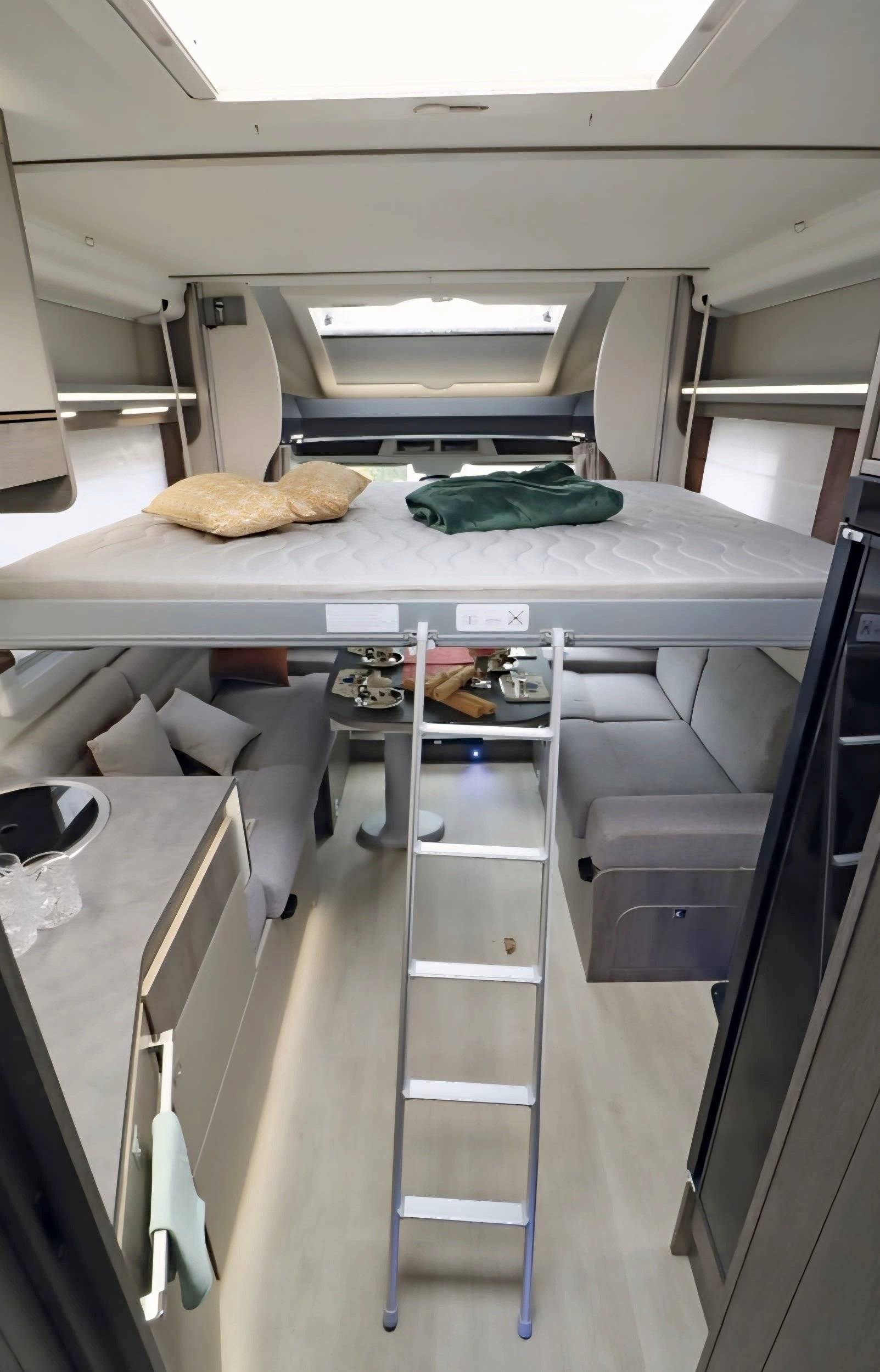 Plazas en cama Ford Transit 2,0 l 170 ch - Yescapa