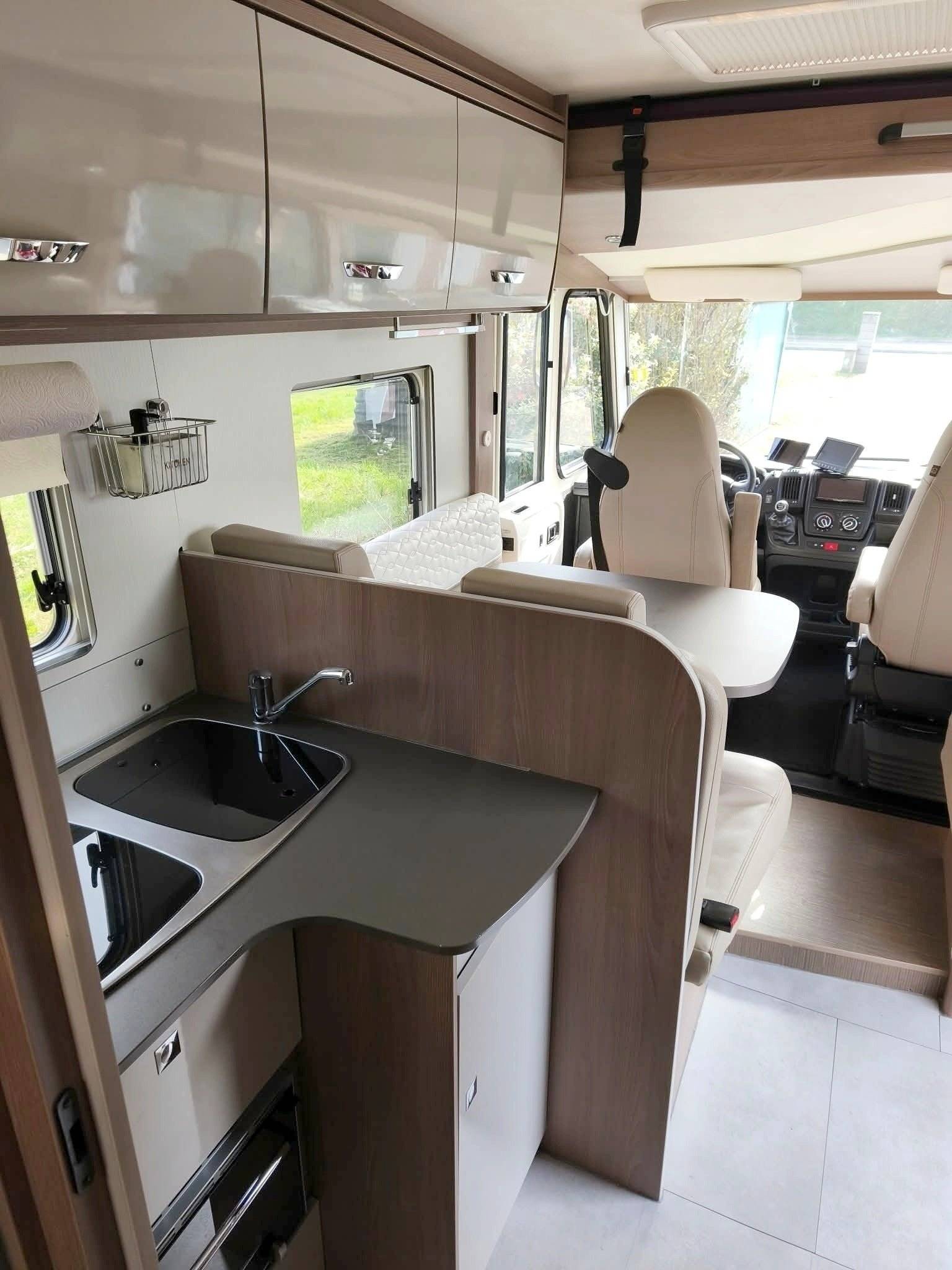 Área de jantar Citroën - Yescapa