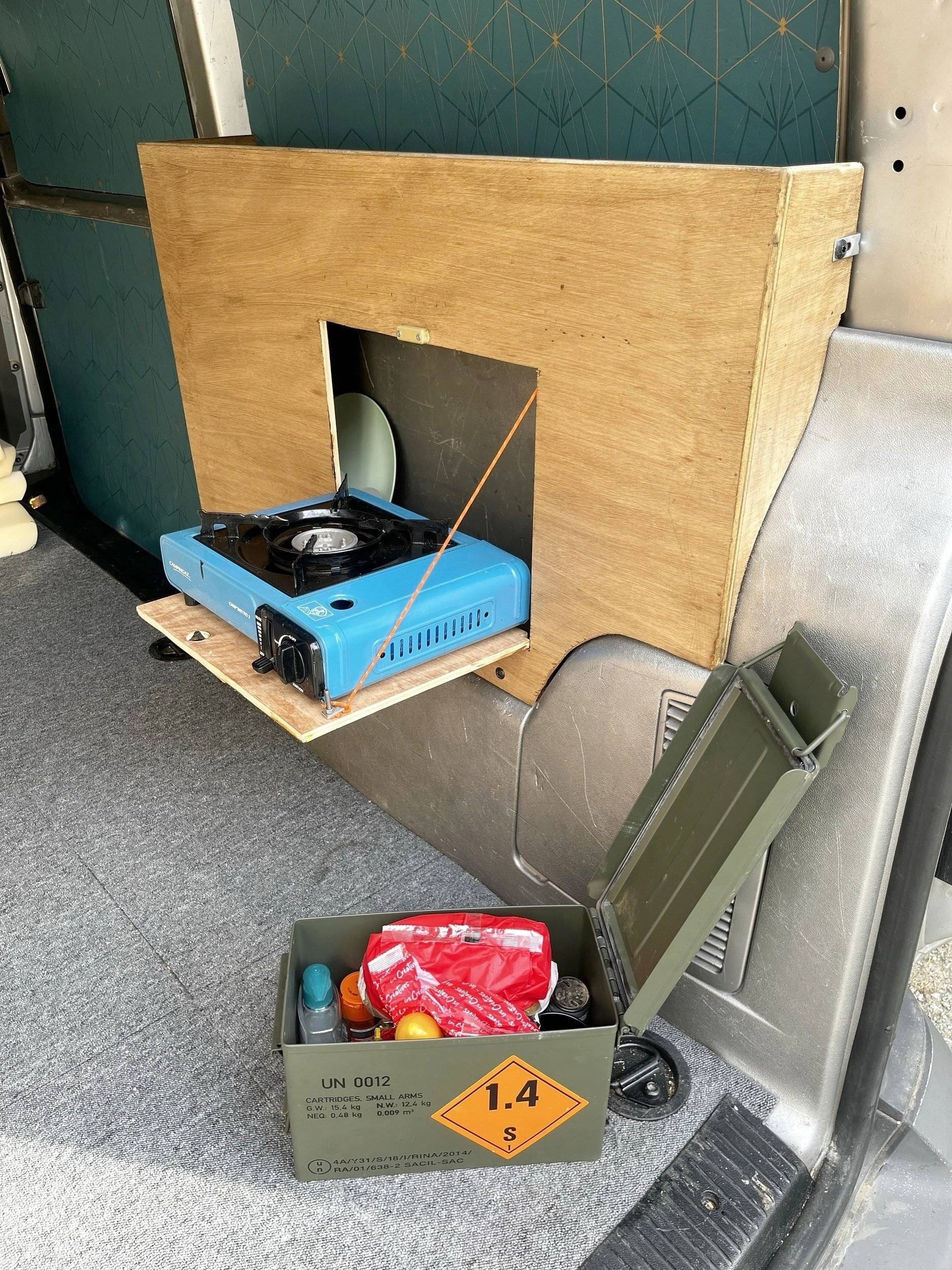 Coin cuisine Volkswagen T5 2 l 140 ch - Yescapa