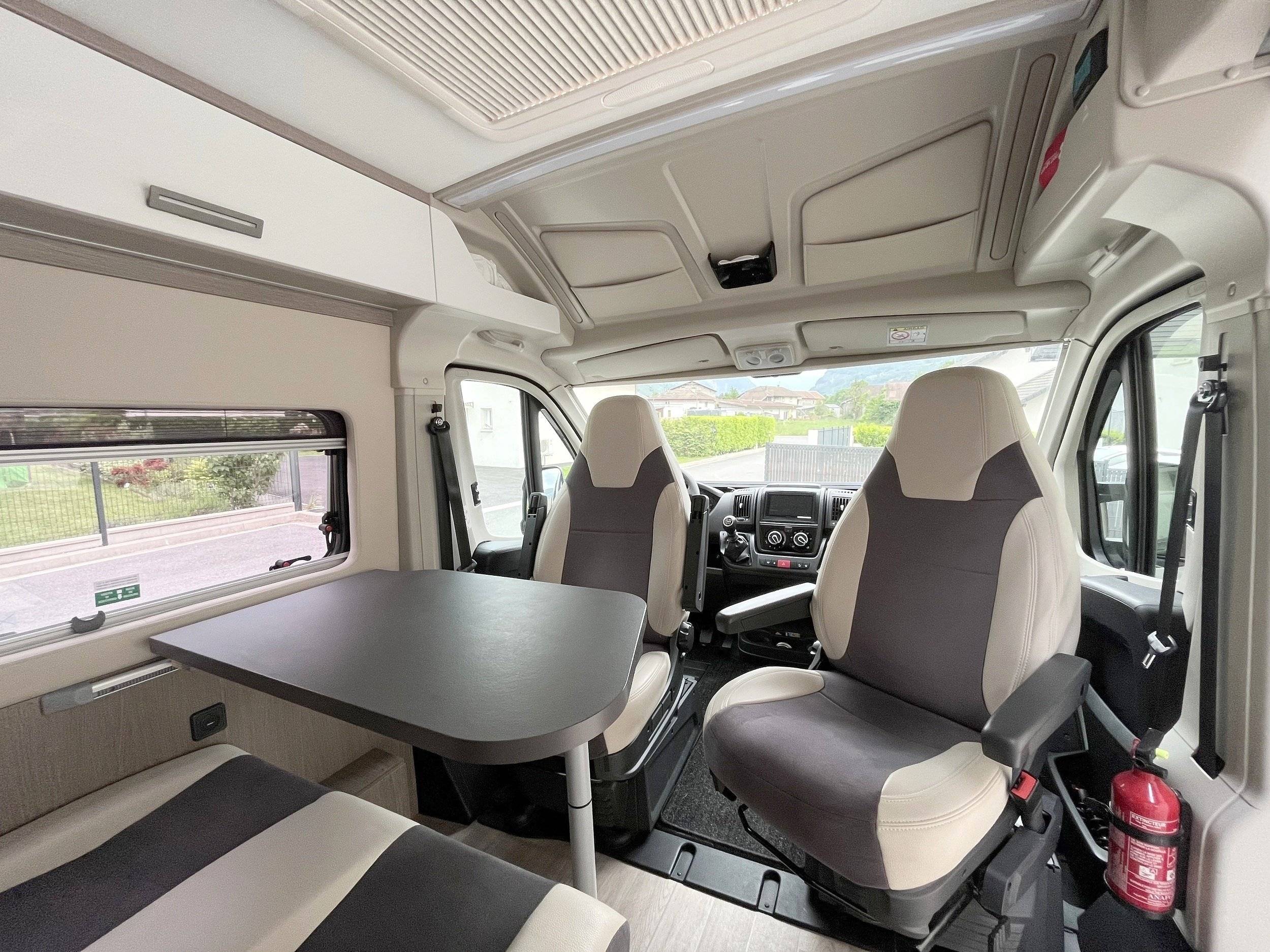 Challenger Challenger v114 MAX Road Edition