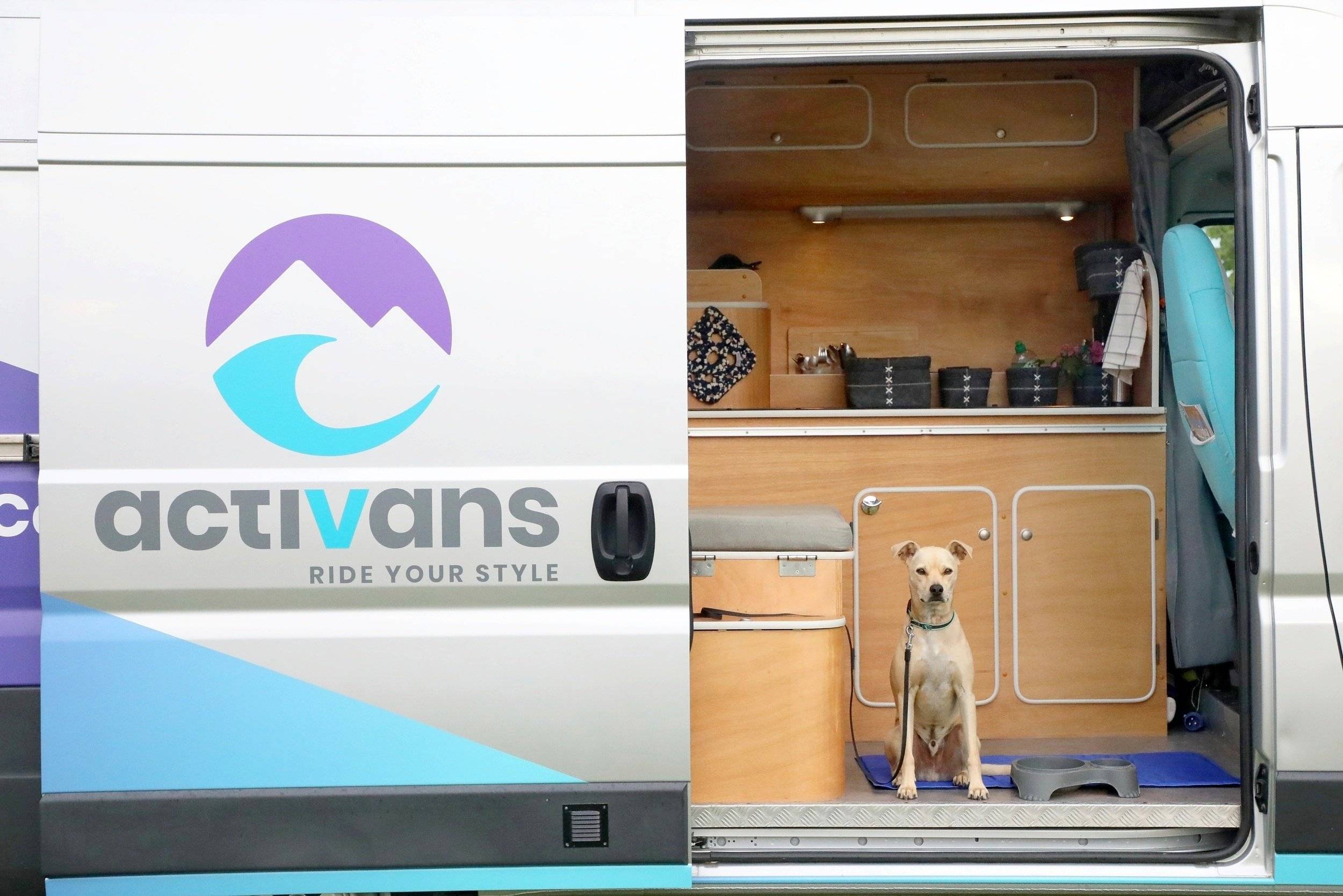 ACTIVANS SURF VAN 2 P. 
