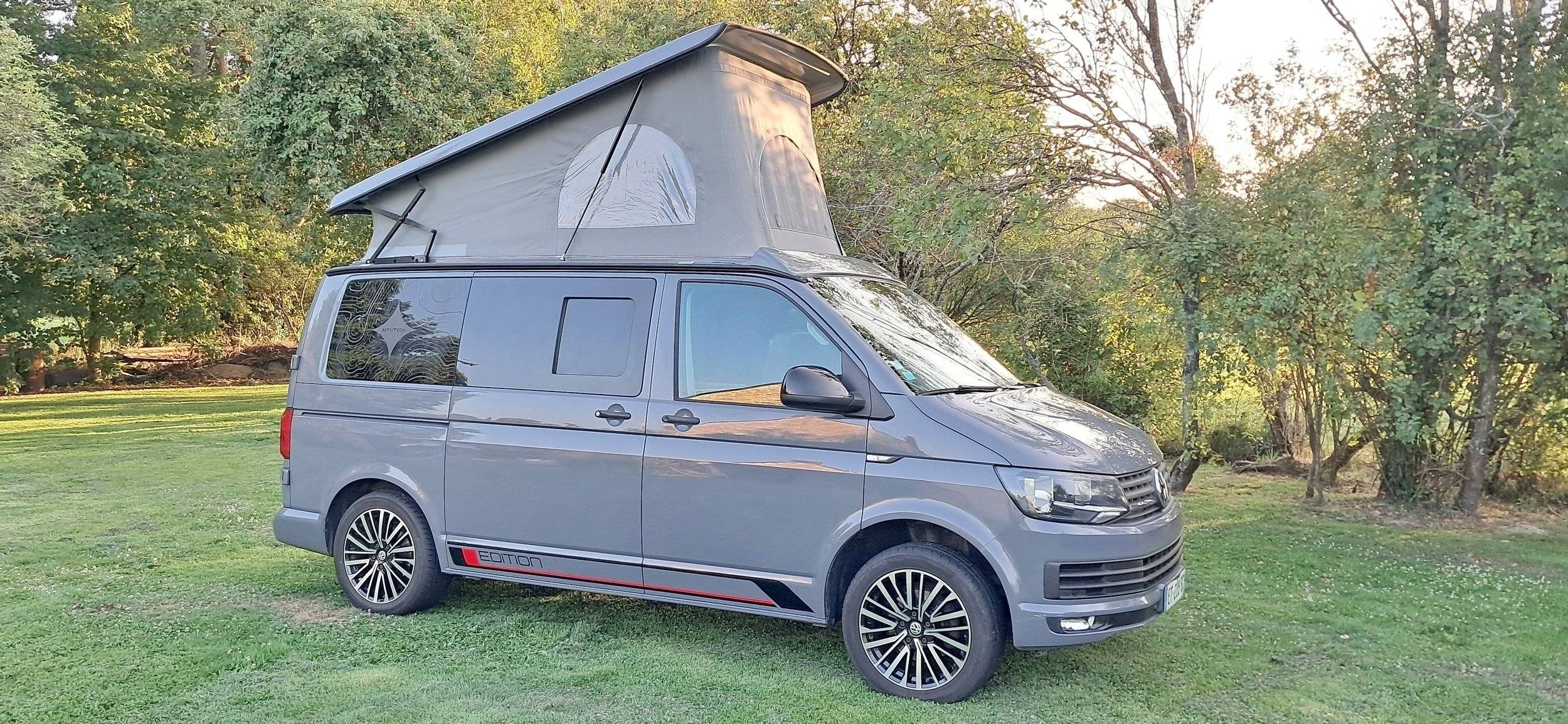 Vista del vehículo ángulo delantero Volkswagen - Yescapa