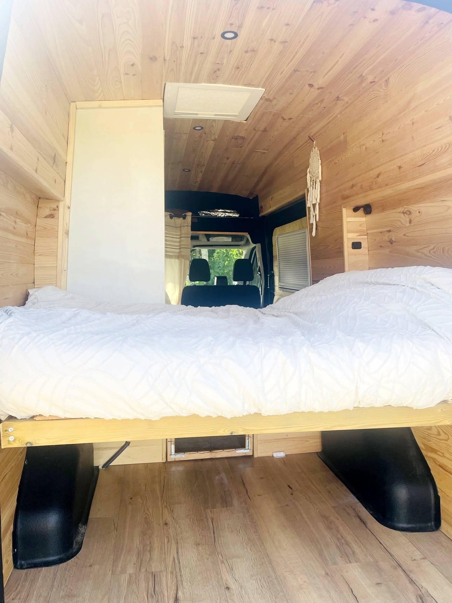 Letti Ford Transit 2,2 l 125 ch - Yescapa