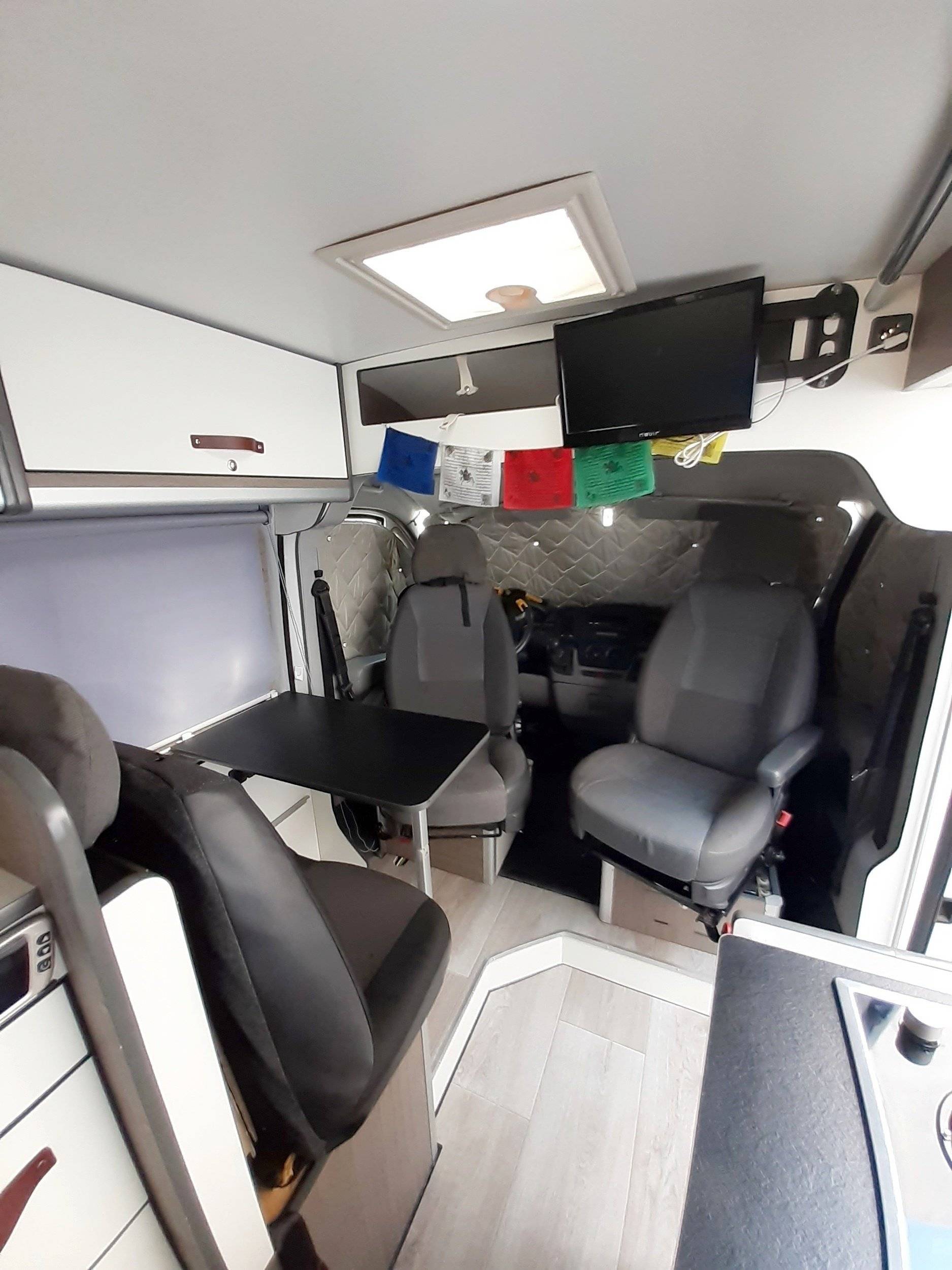 Coin repas Peugeot Boxer 2,2l 120 ch - Yescapa