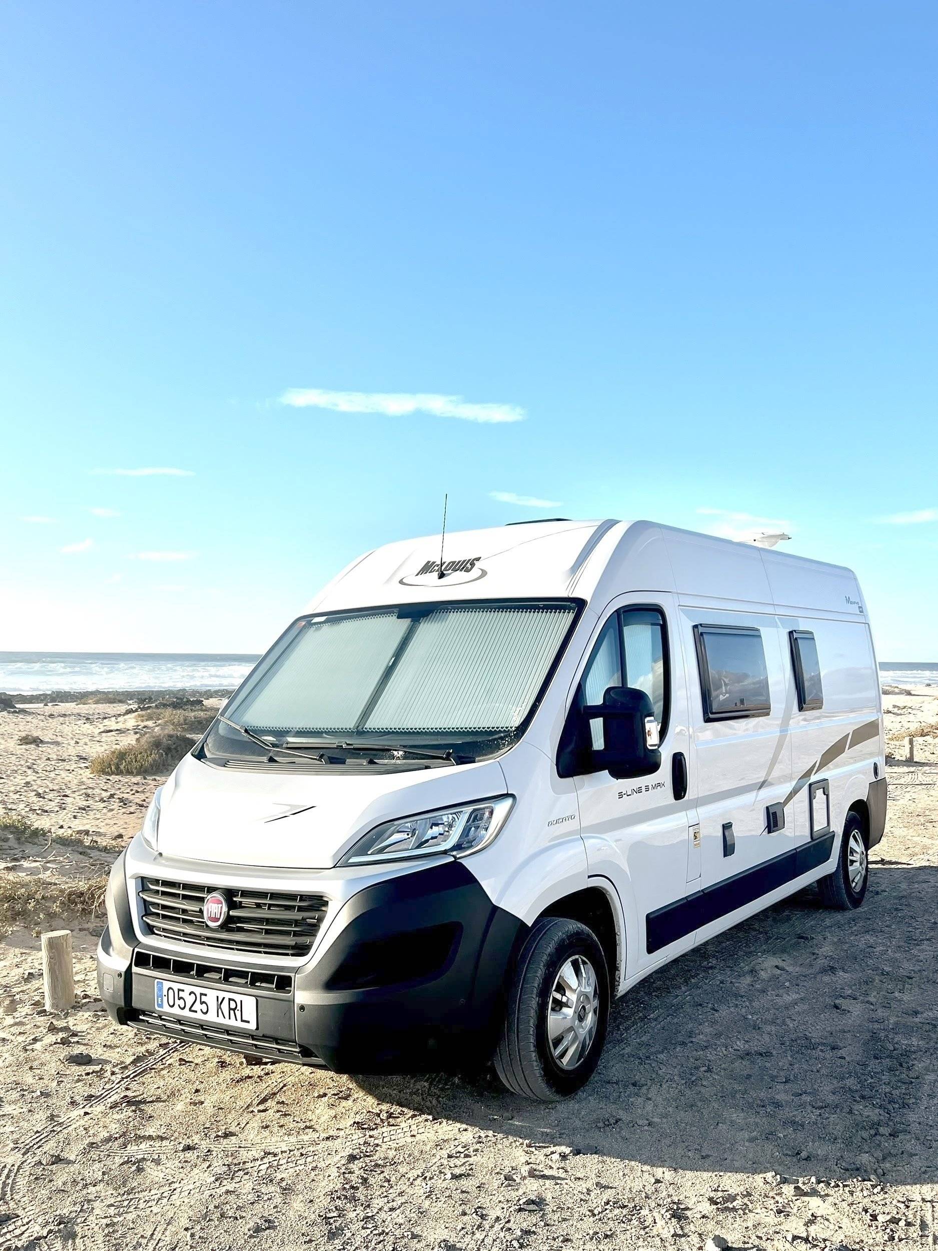 Vista frontale a ¾ Fiat Fiat Ducato 140 CV - Yescapa