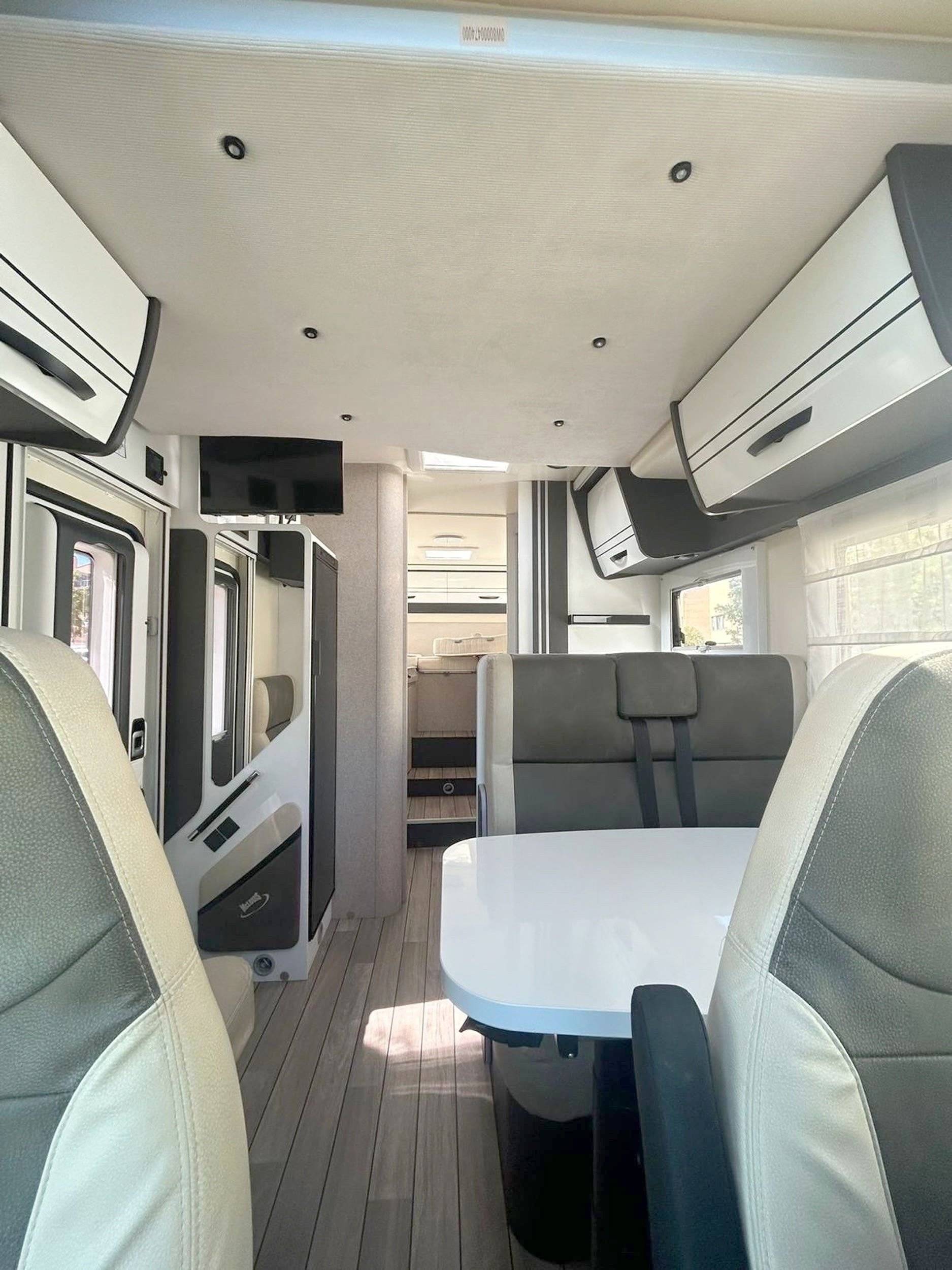 Eethoek Ford Transit 2,0 l 170 ch - Yescapa