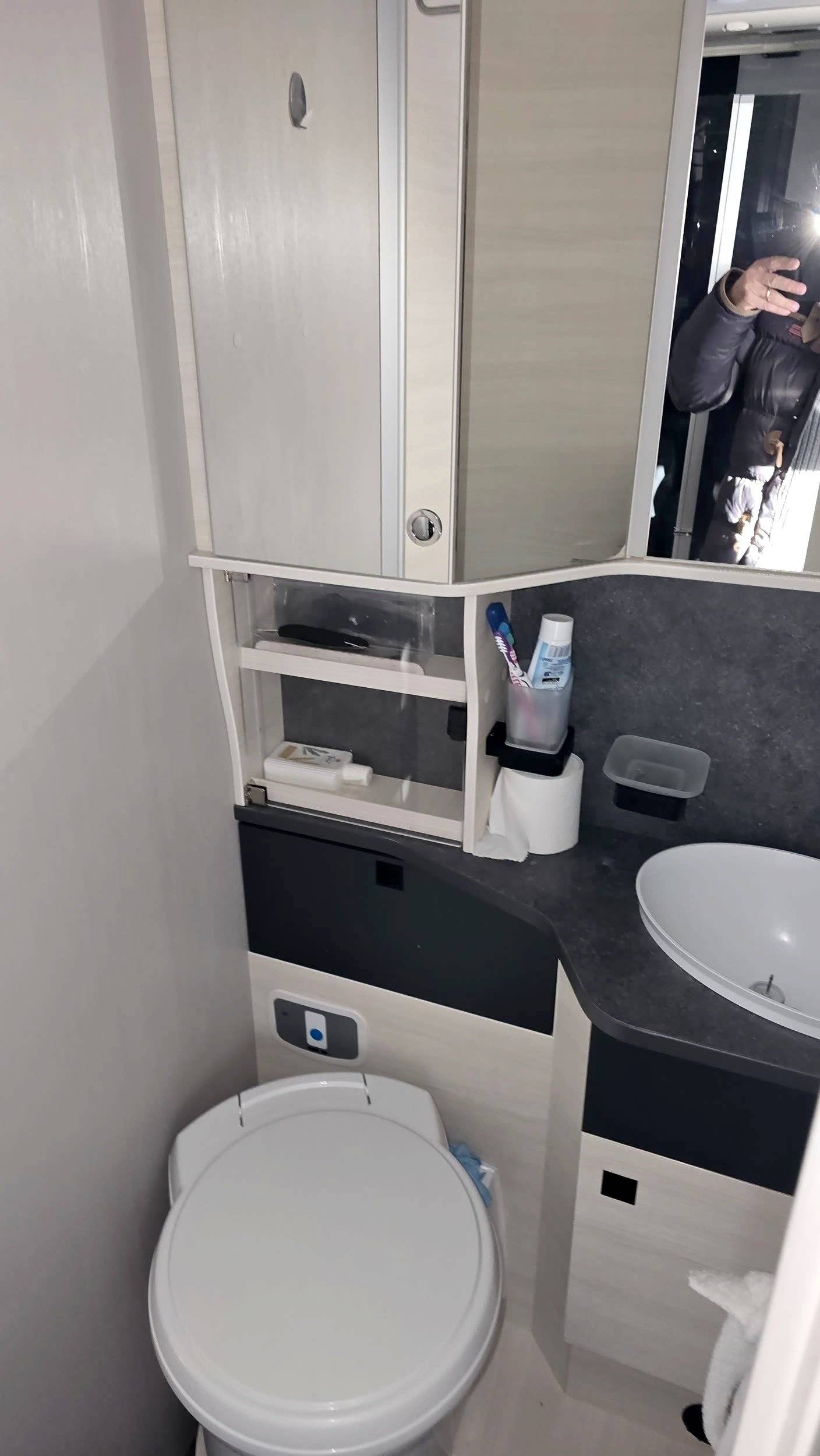 Challenger 308 Graphite Edition