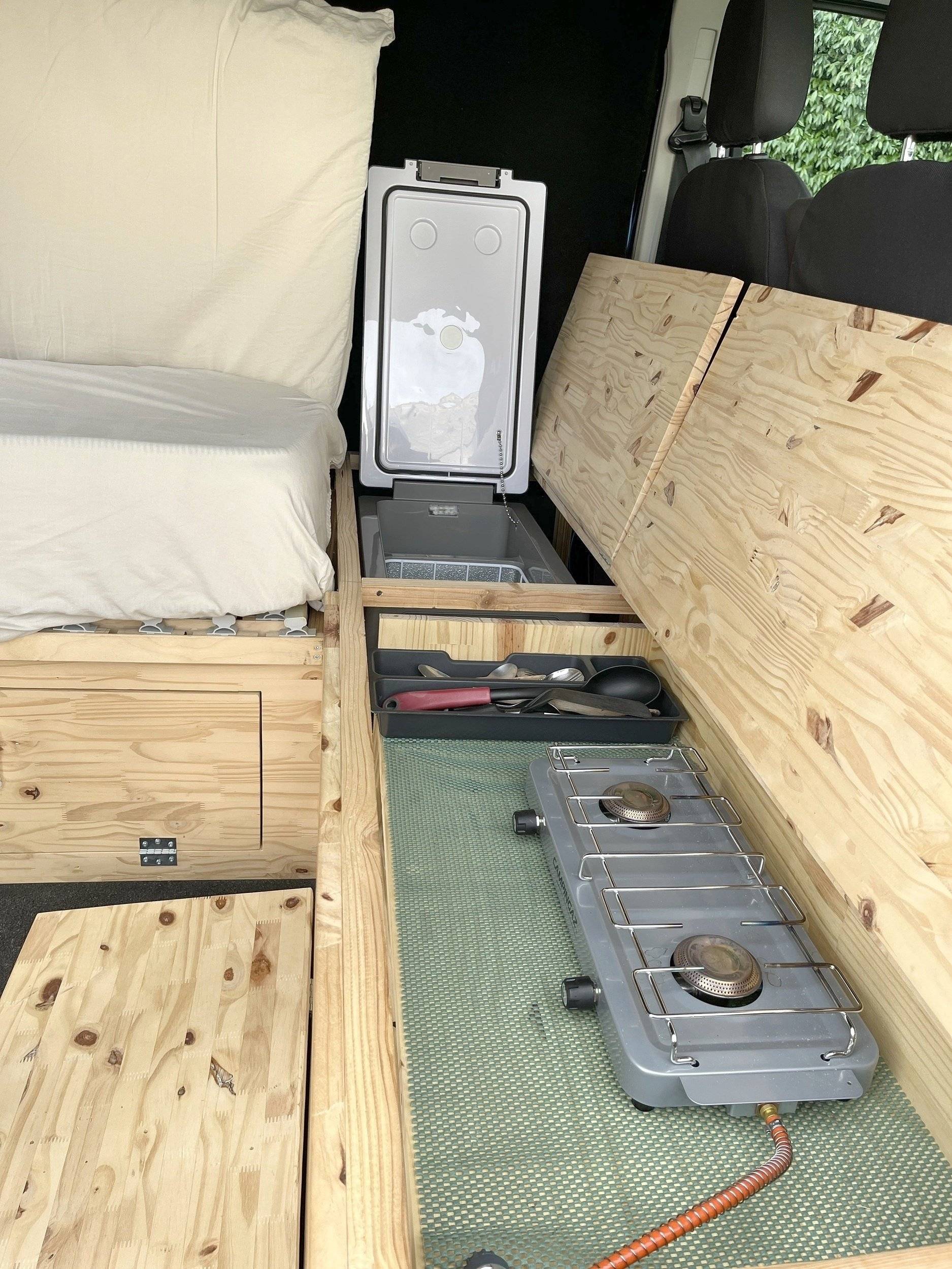 Eethoek Ford Custom 2,2 l 125 ch - Yescapa