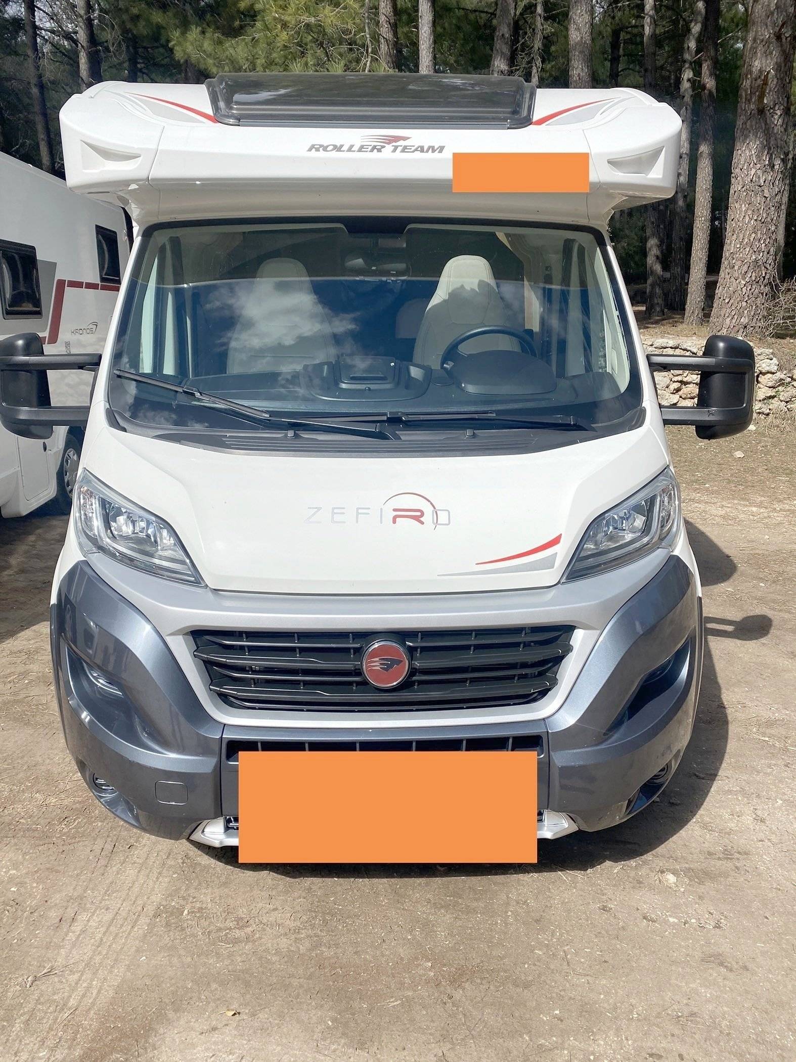 Vista de 3/4 Fiat 2,3 l 130 ch - Yescapa