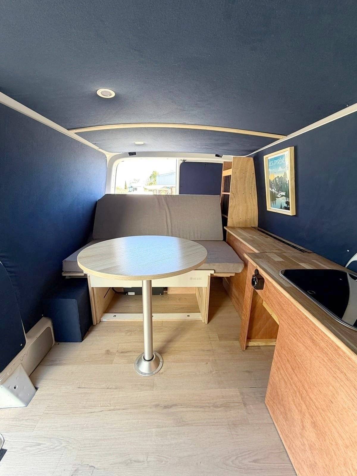 Plazas en cama Volkswagen T6 2 l TDI 150 ch - Yescapa