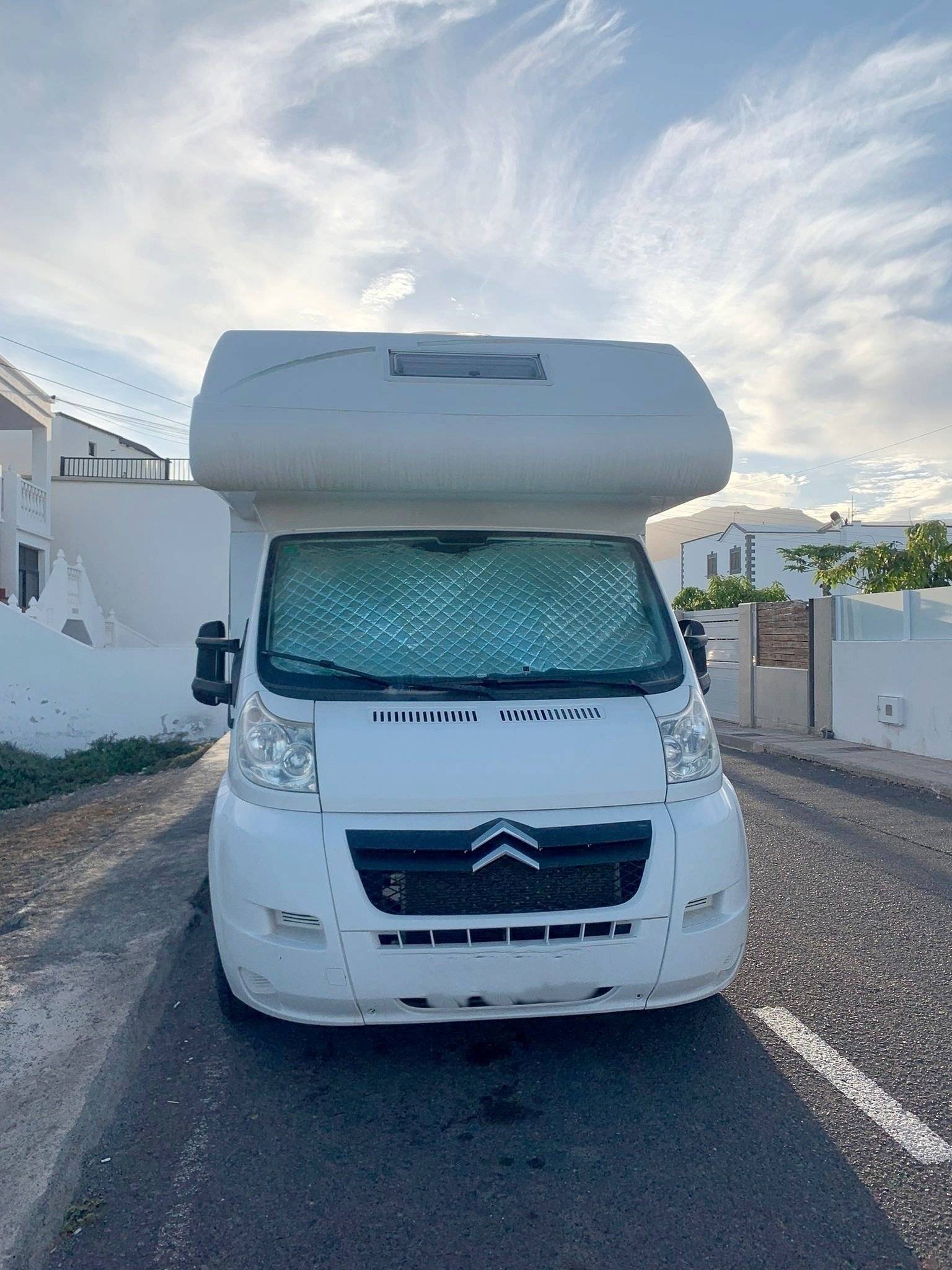 Vue avant de 3/4 Citroën Citroen - Yescapa
