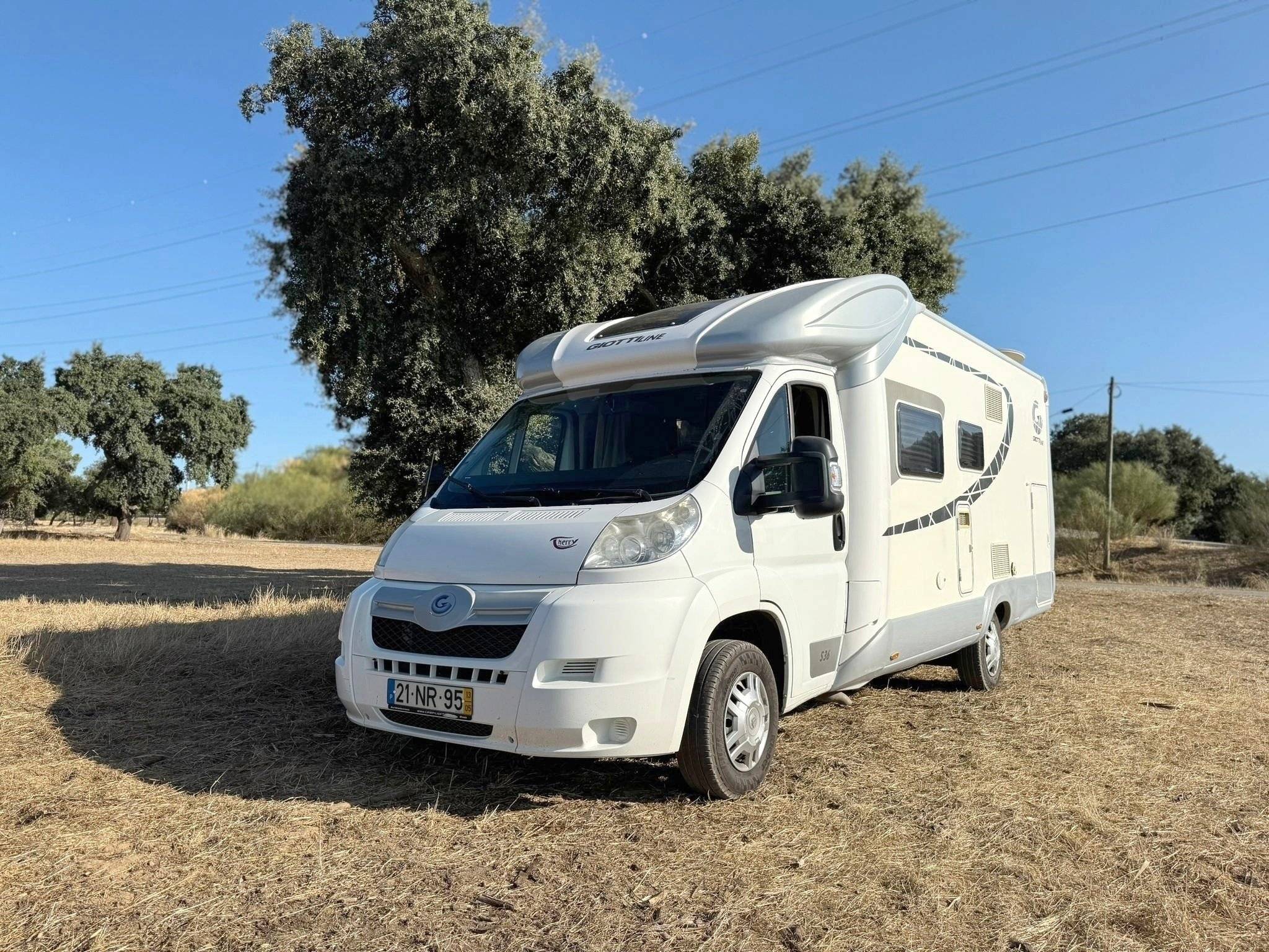 schräge Vorderansicht Citroën c - Yescapa
