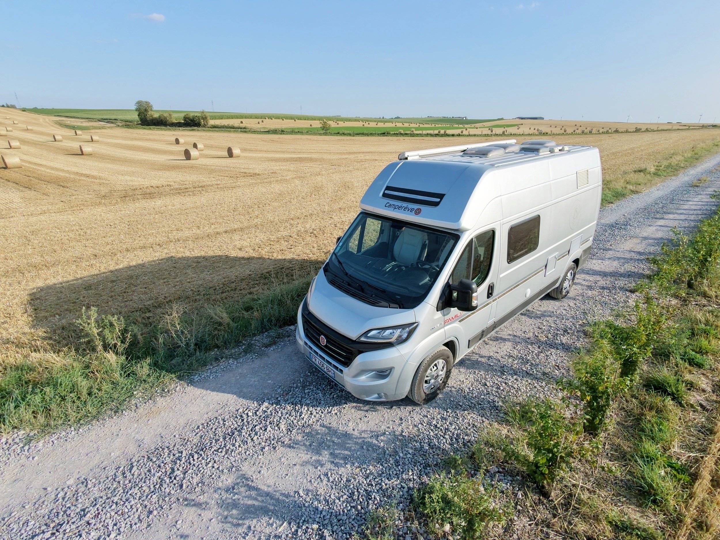Vista de 3/4 Fiat 2,3 l 130 ch. - Yescapa
