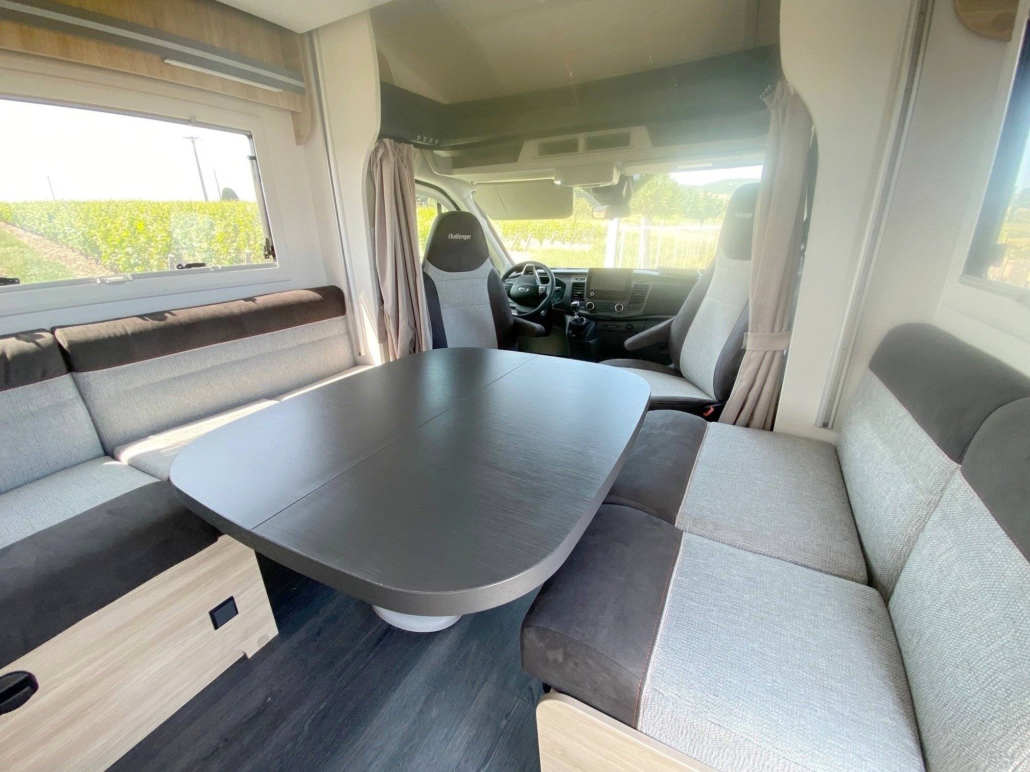 Challenger ford transit