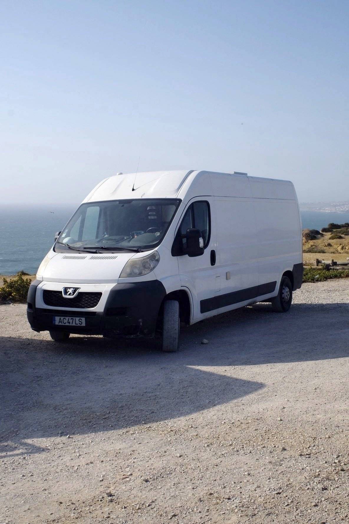 Vista del vehículo ángulo delantero Peugeot Boxer - Yescapa