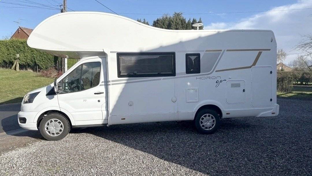 Vista del vehicle angle davanter  - Yescapa