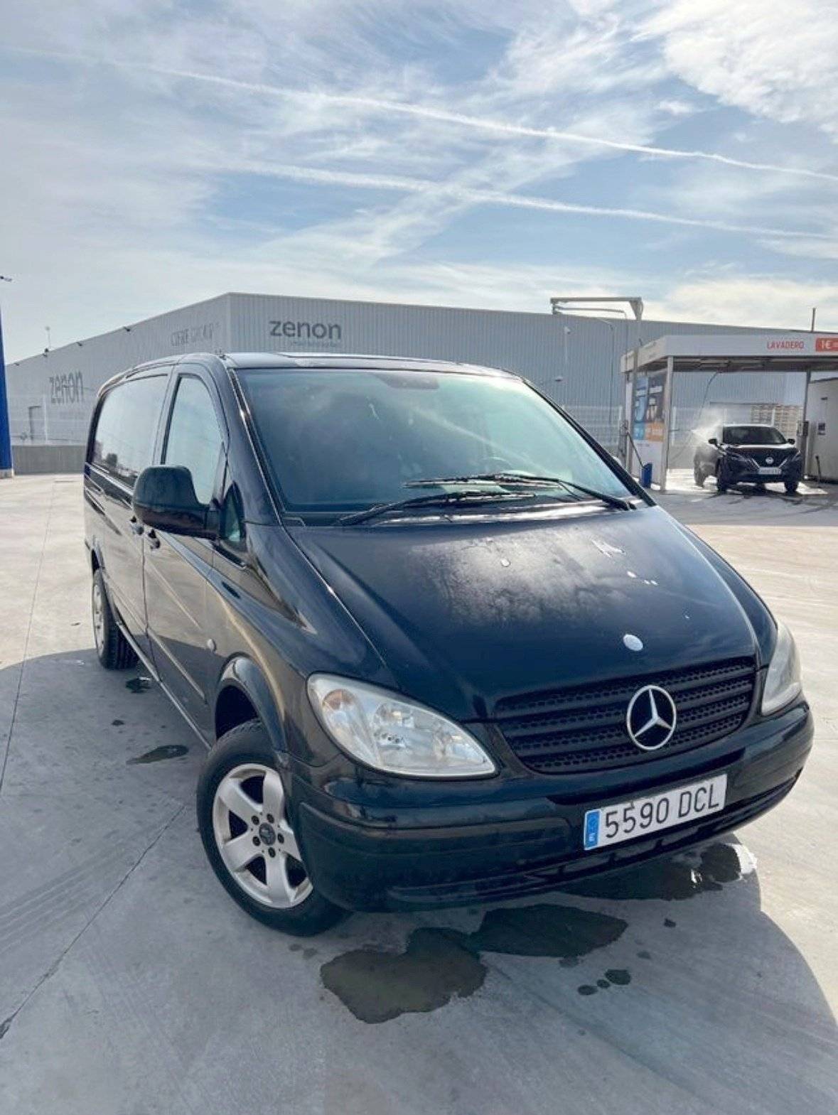 Front view from 3/4 Mercedes 2.7cdi - Yescapa
