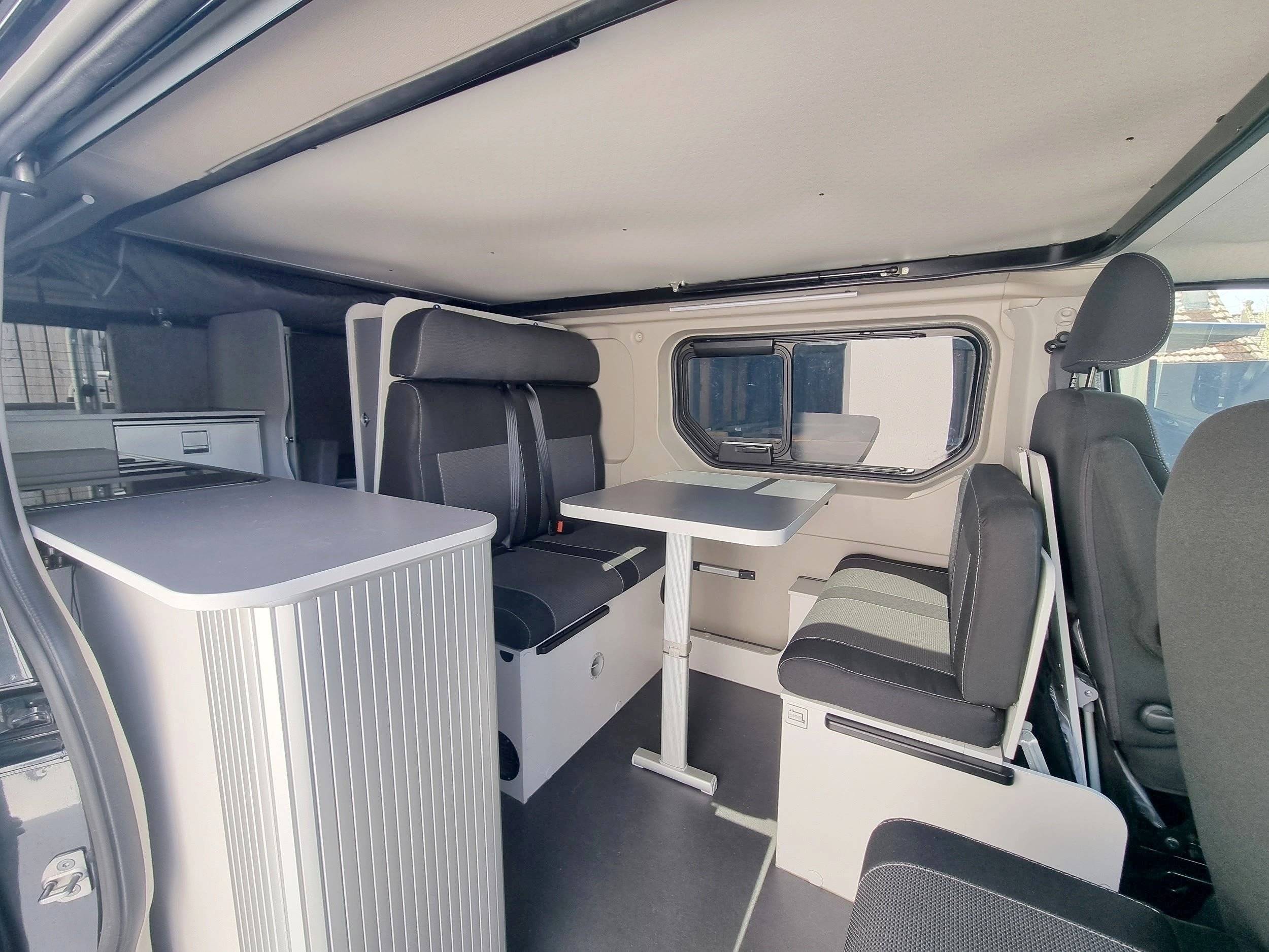 Comedor Renault Trafic L2H1 2 l 145 ch - Yescapa