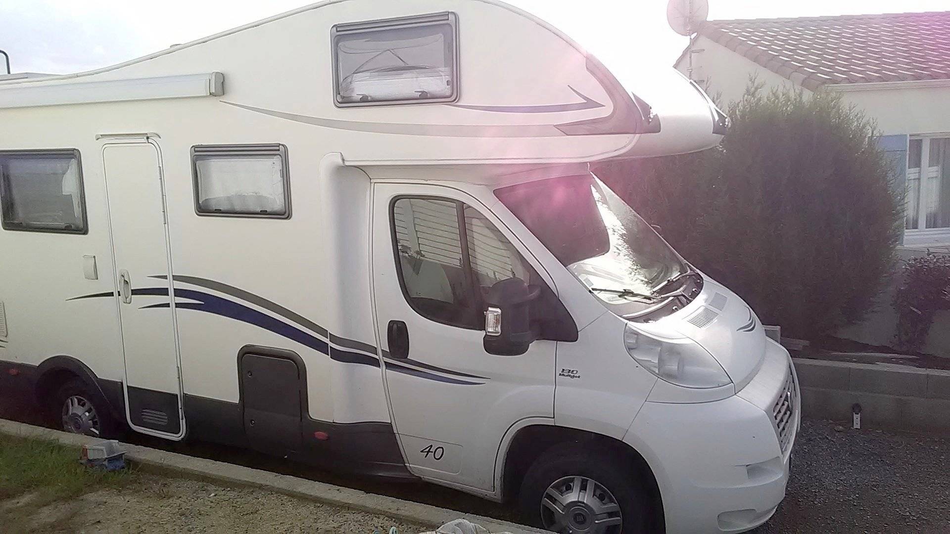 Voorkant 3/4 Fiat FIAT DUCATO - Yescapa