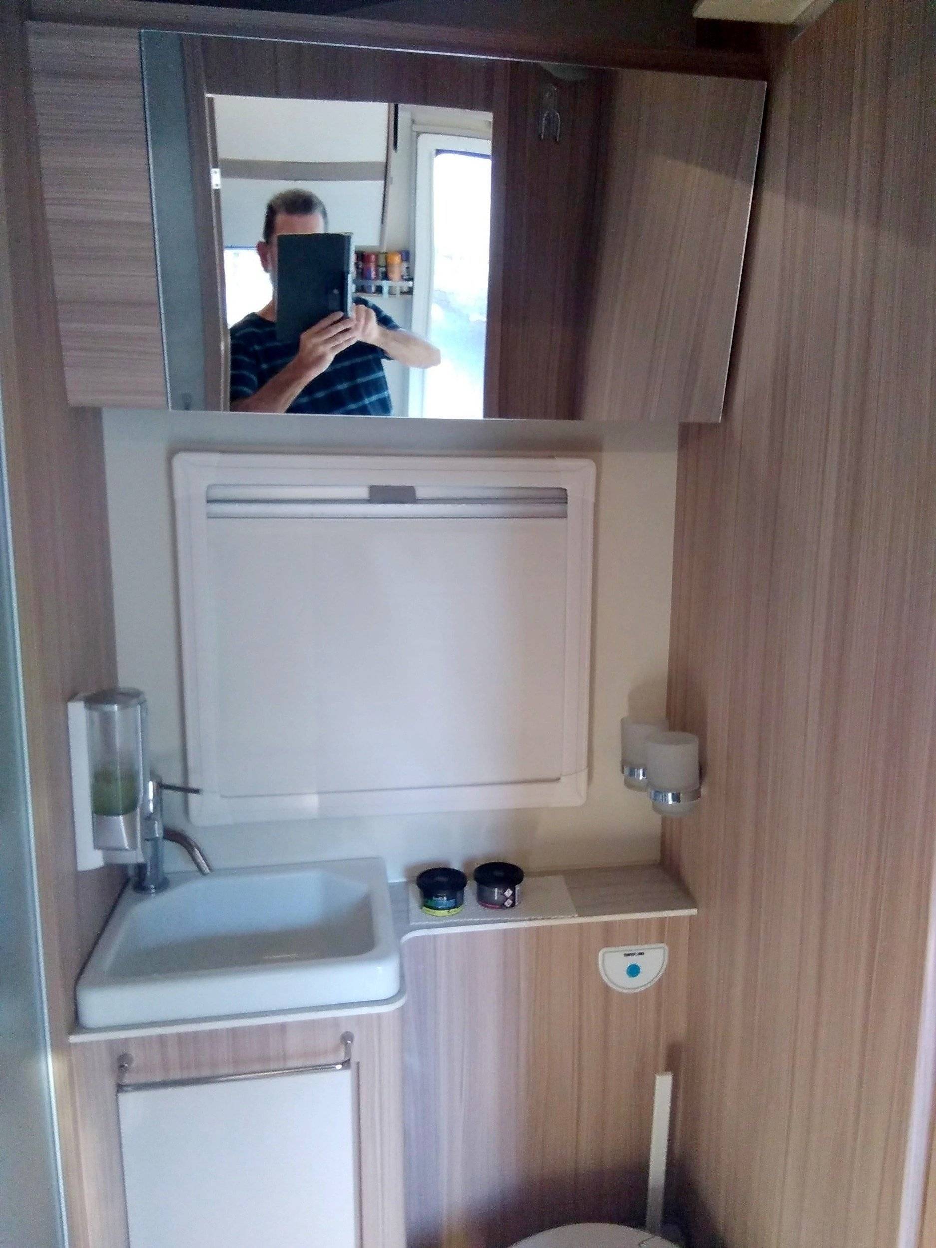 Ahorn 690 T Nee Face Edition