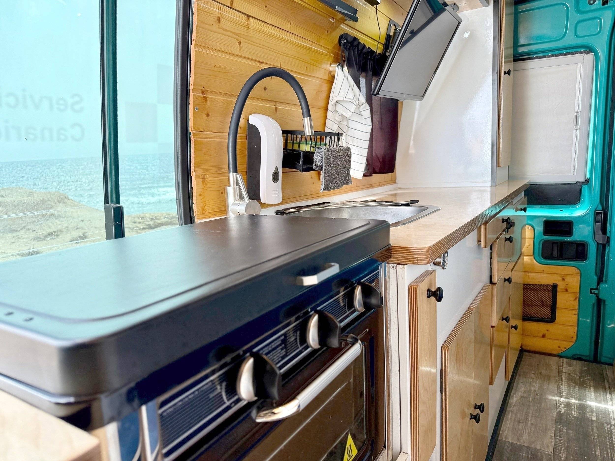 Custo Van Bahía Van – Camper Gran Volumen