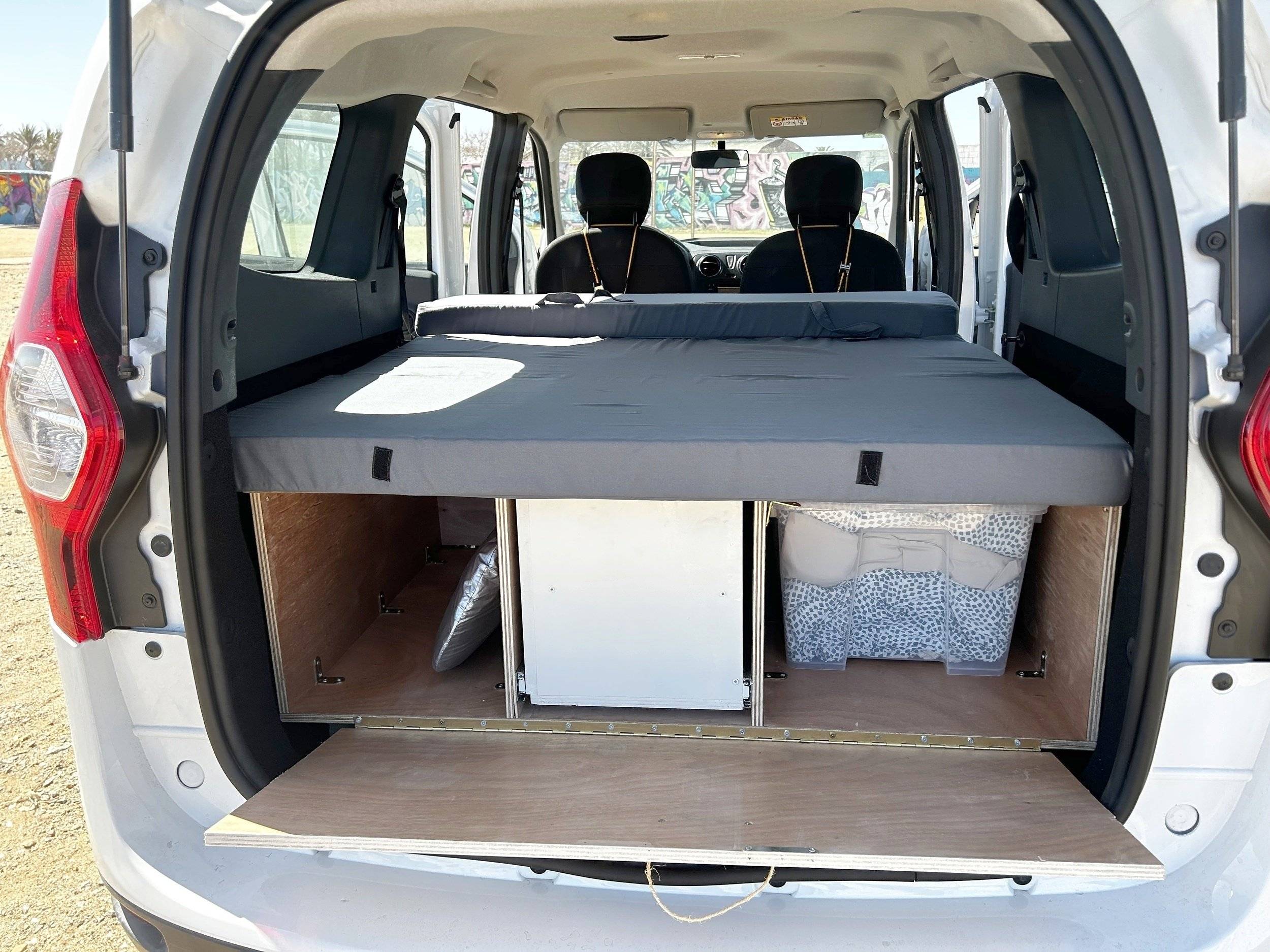 Schlafplätze Dacia Lodgy - Yescapa