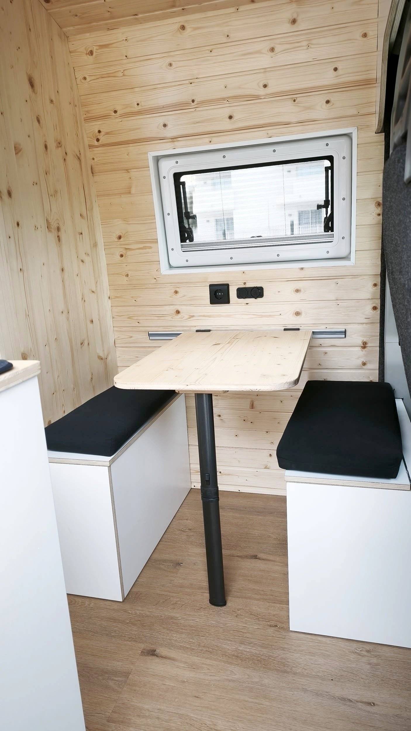 Dining Area Citroën - Yescapa