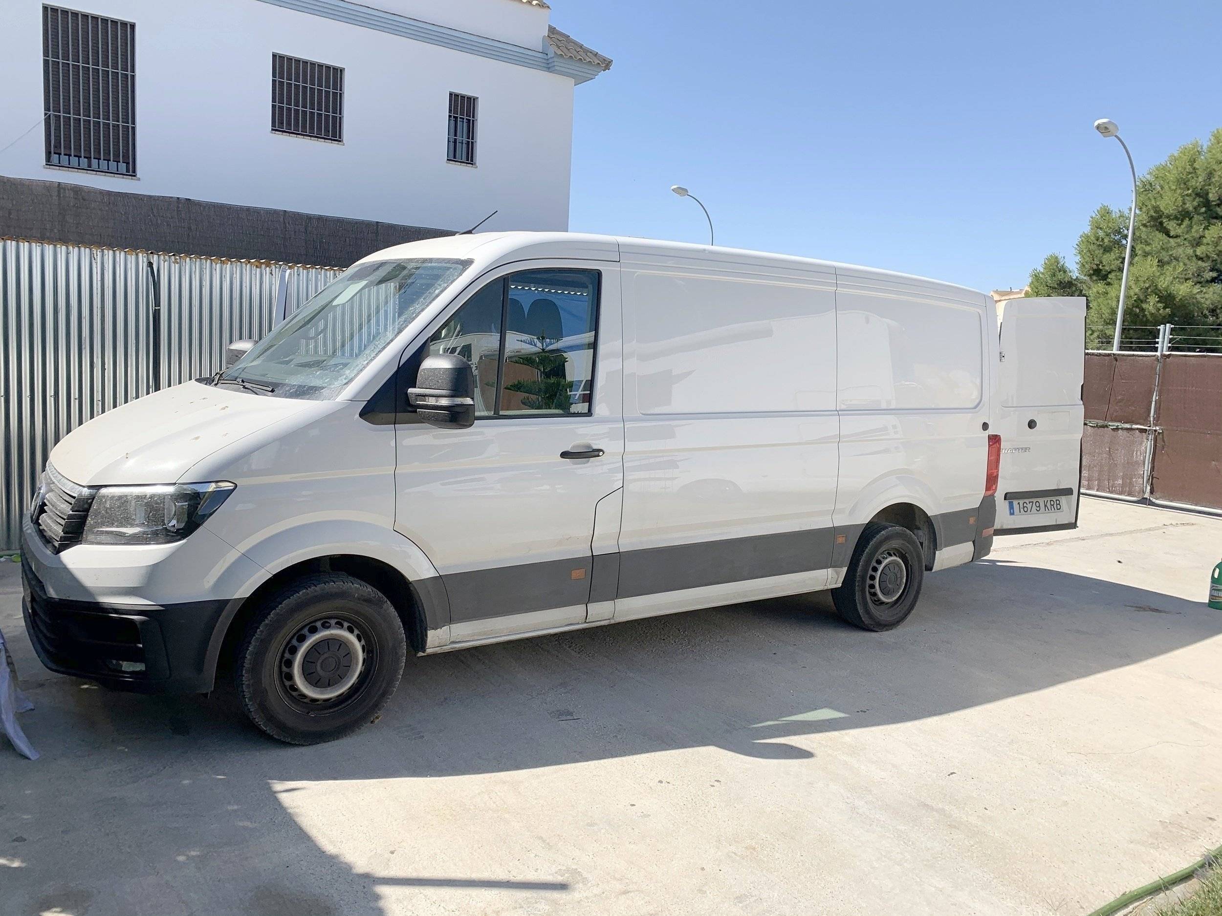 Voorkant 3/4 Volkswagen Crafter 2,0 l 102 ch - Yescapa