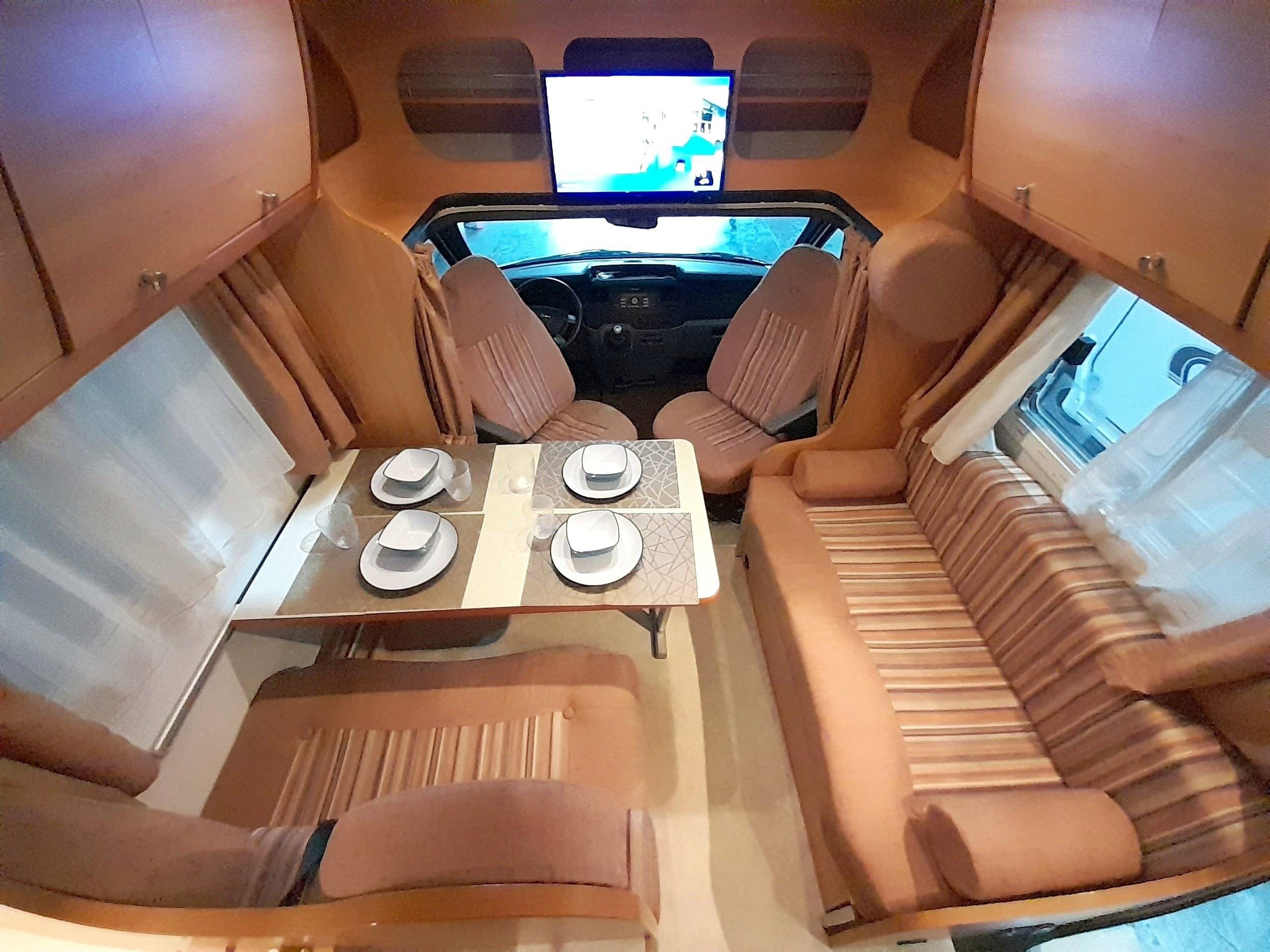 Laika Transit 2,4 l 140 ch