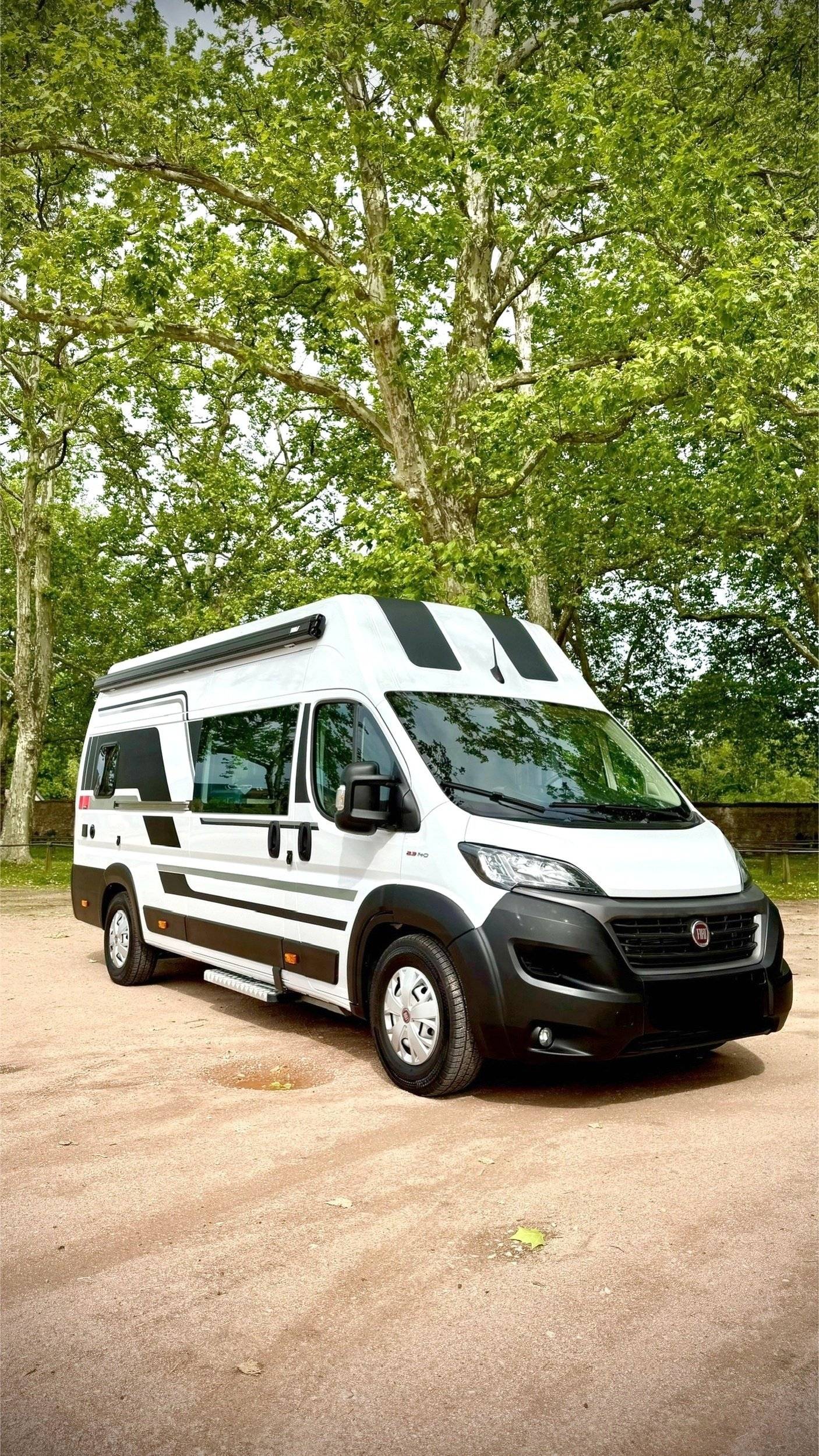 Vue avant de 3/4 Fiat Fiat ducato maxi - Yescapa