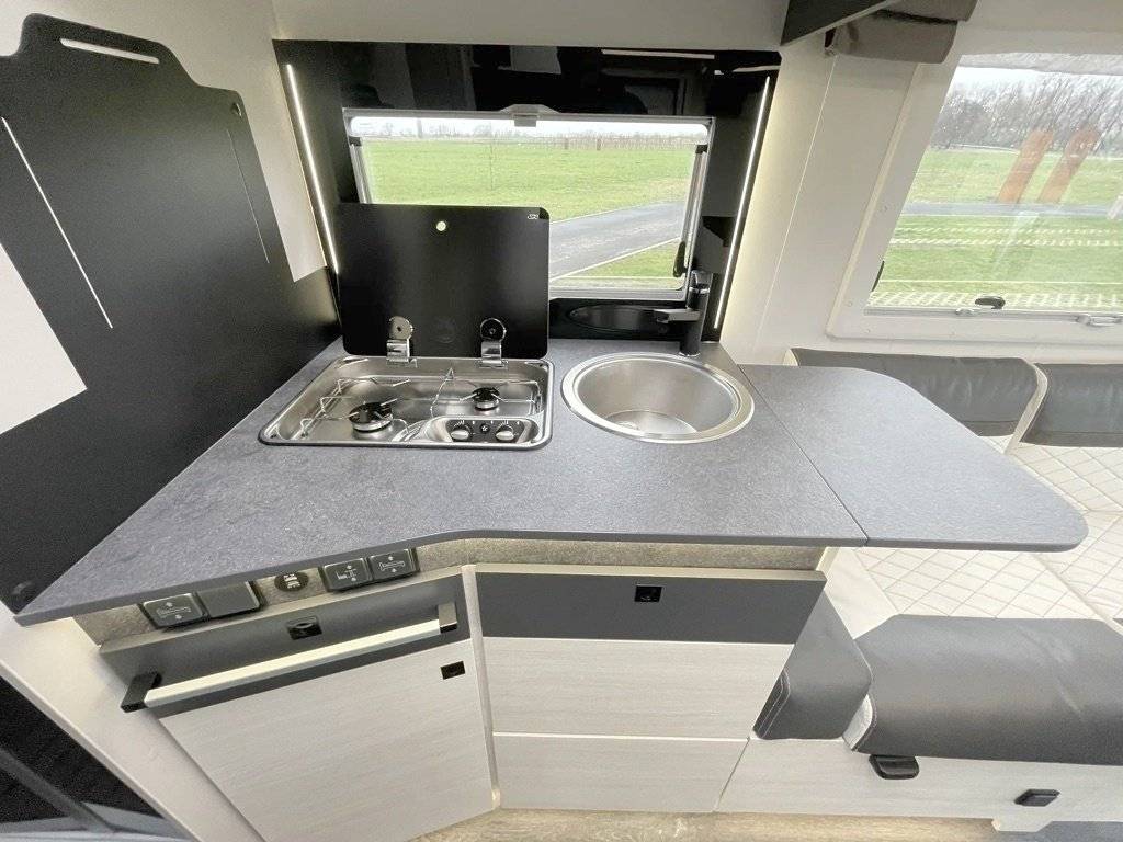 Challenger Challenger 380