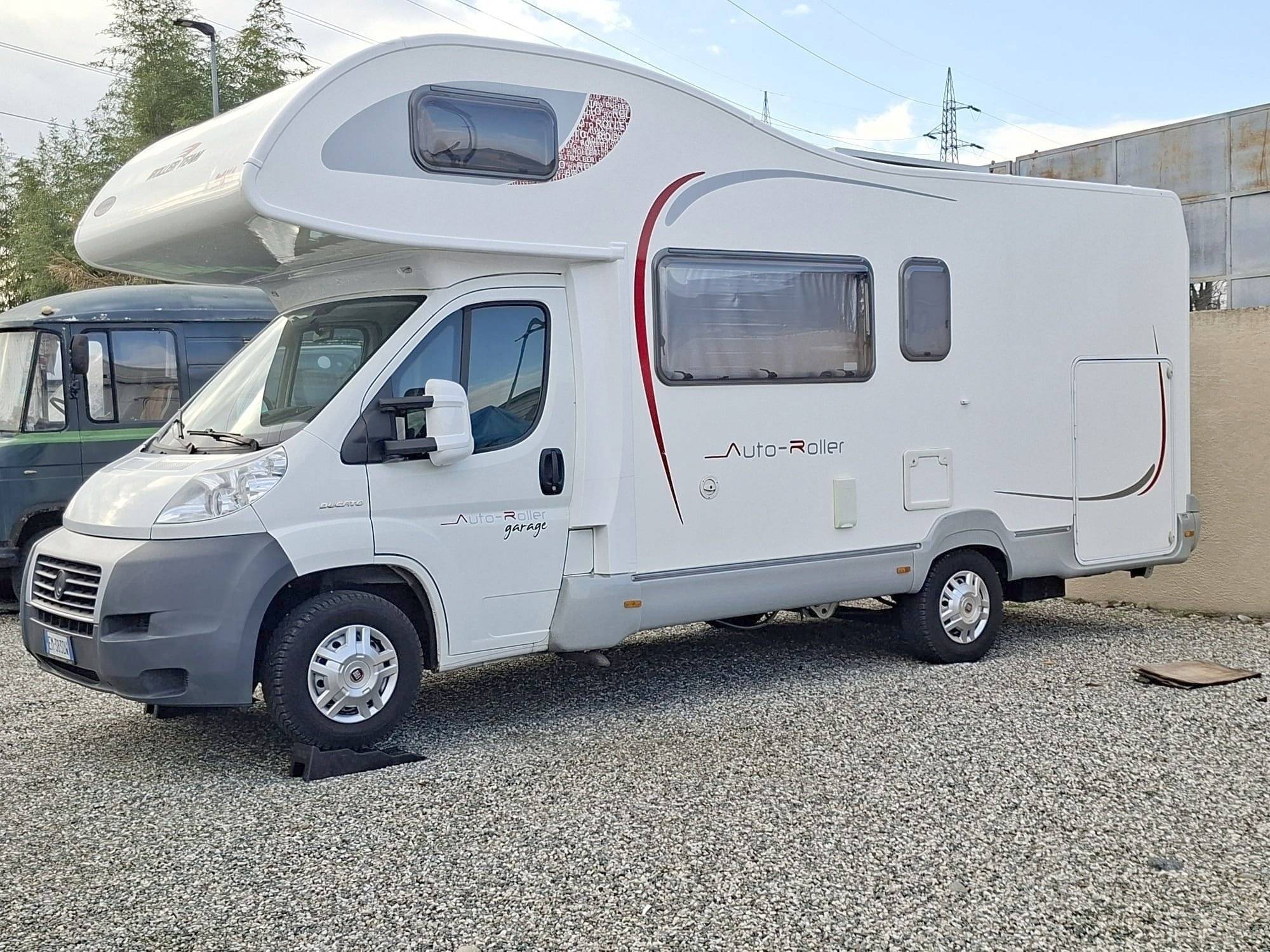 Vista de 3/4 Fiat Ducato 2,3 l 130 ch - Yescapa