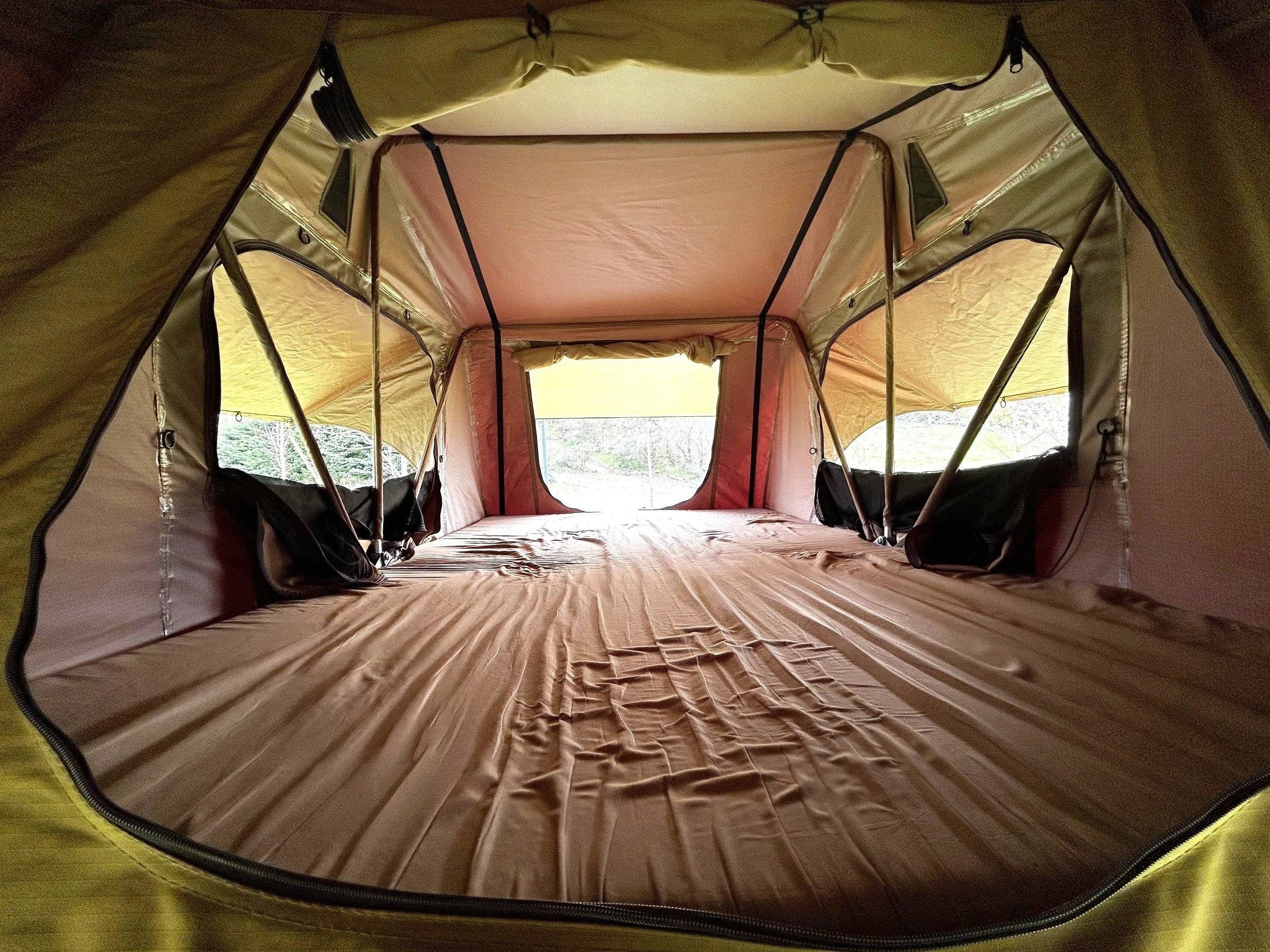 Berth Toyota Land Cruiser - Yescapa