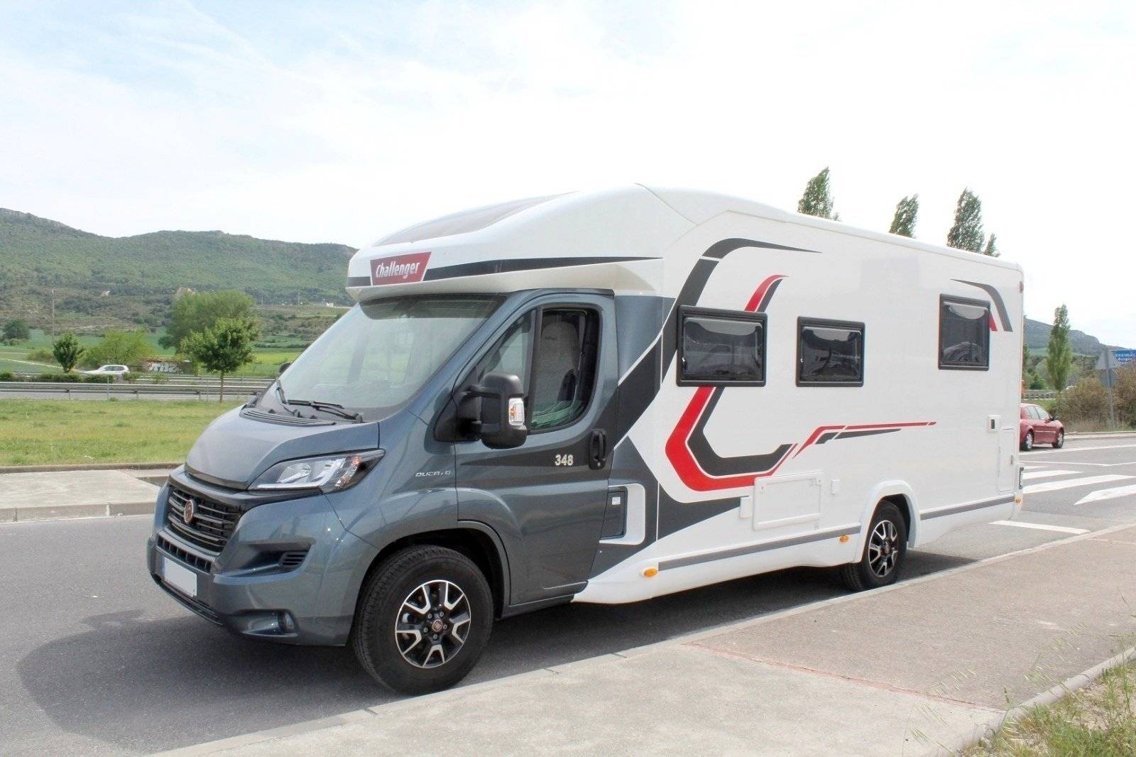 Front view from 3/4 Fiat Fiat Multijet 2   2,3 L   150 CV - Yescapa