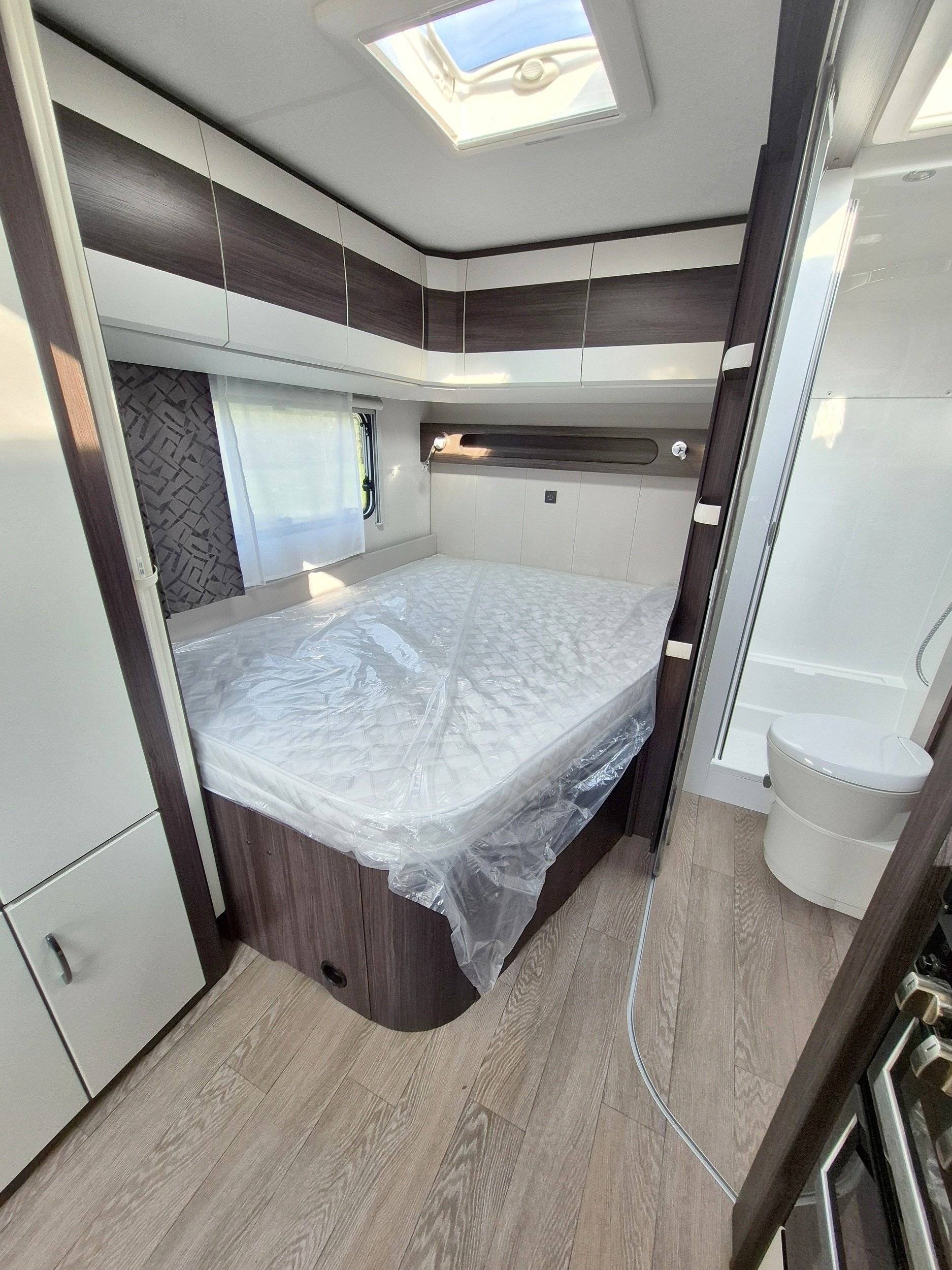 Plazas en cama Citroën dispatch - Yescapa