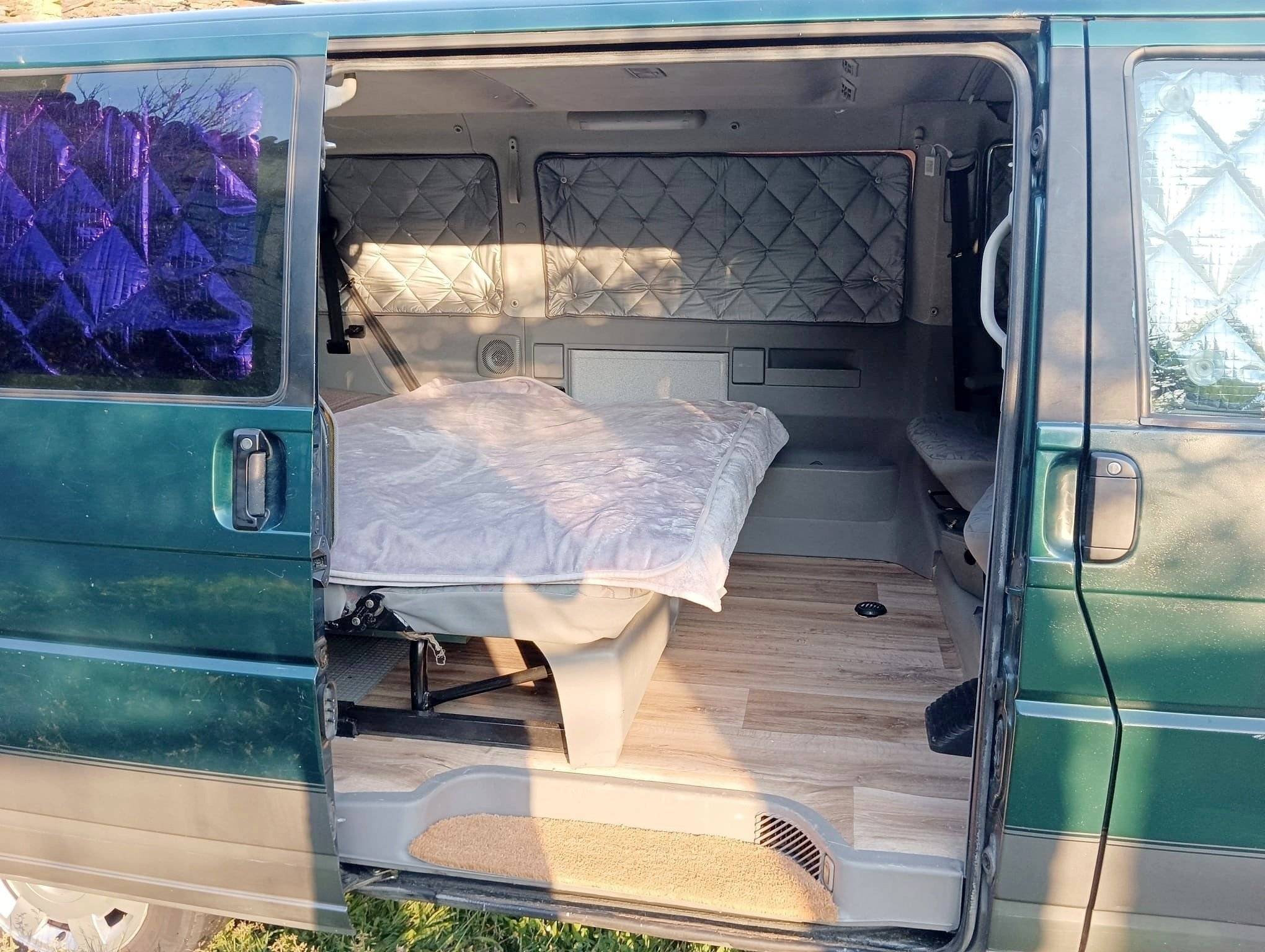 Letti Volkswagen t4 Multivan 2.5 tdi - Yescapa
