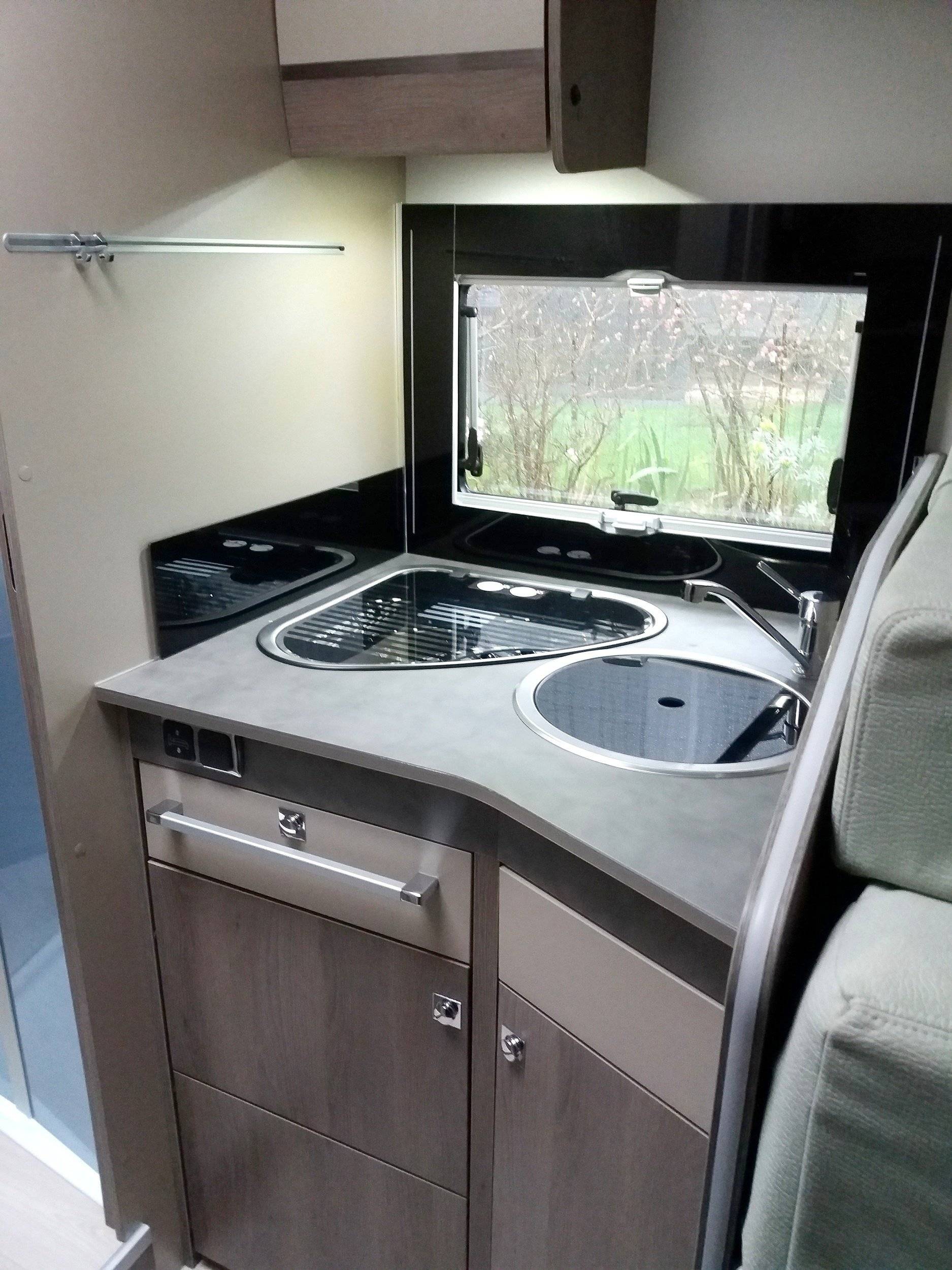 Challenger GRAPHITE 358 EB