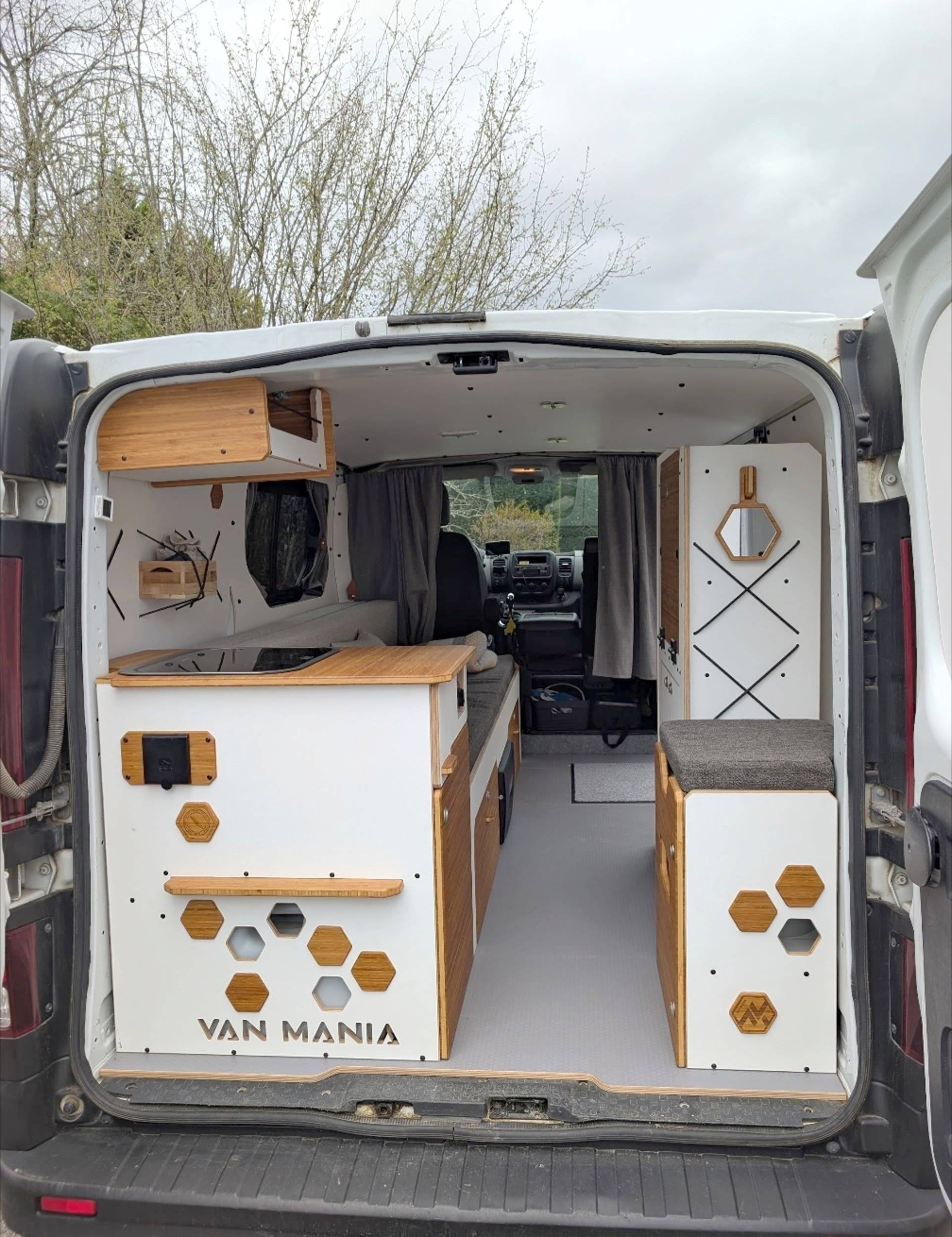Van Mania Kit North