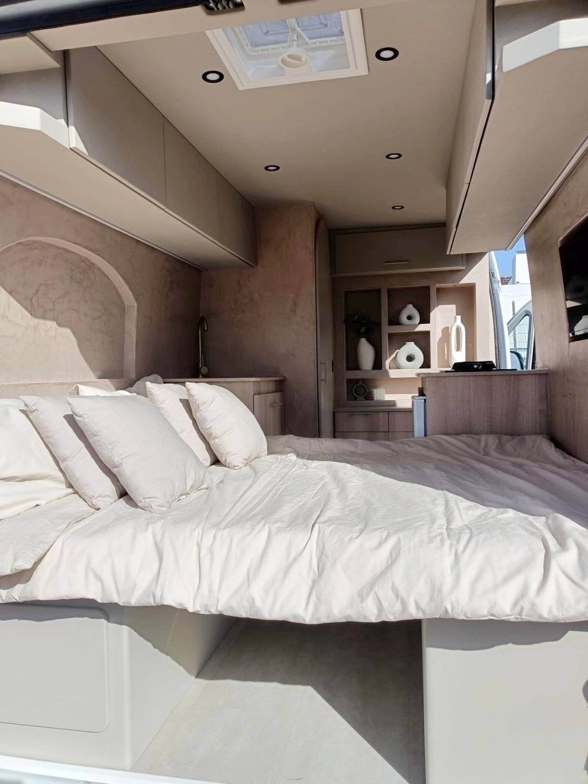 Couchages Fiat Ducato 2,0 l 100 ch - Yescapa