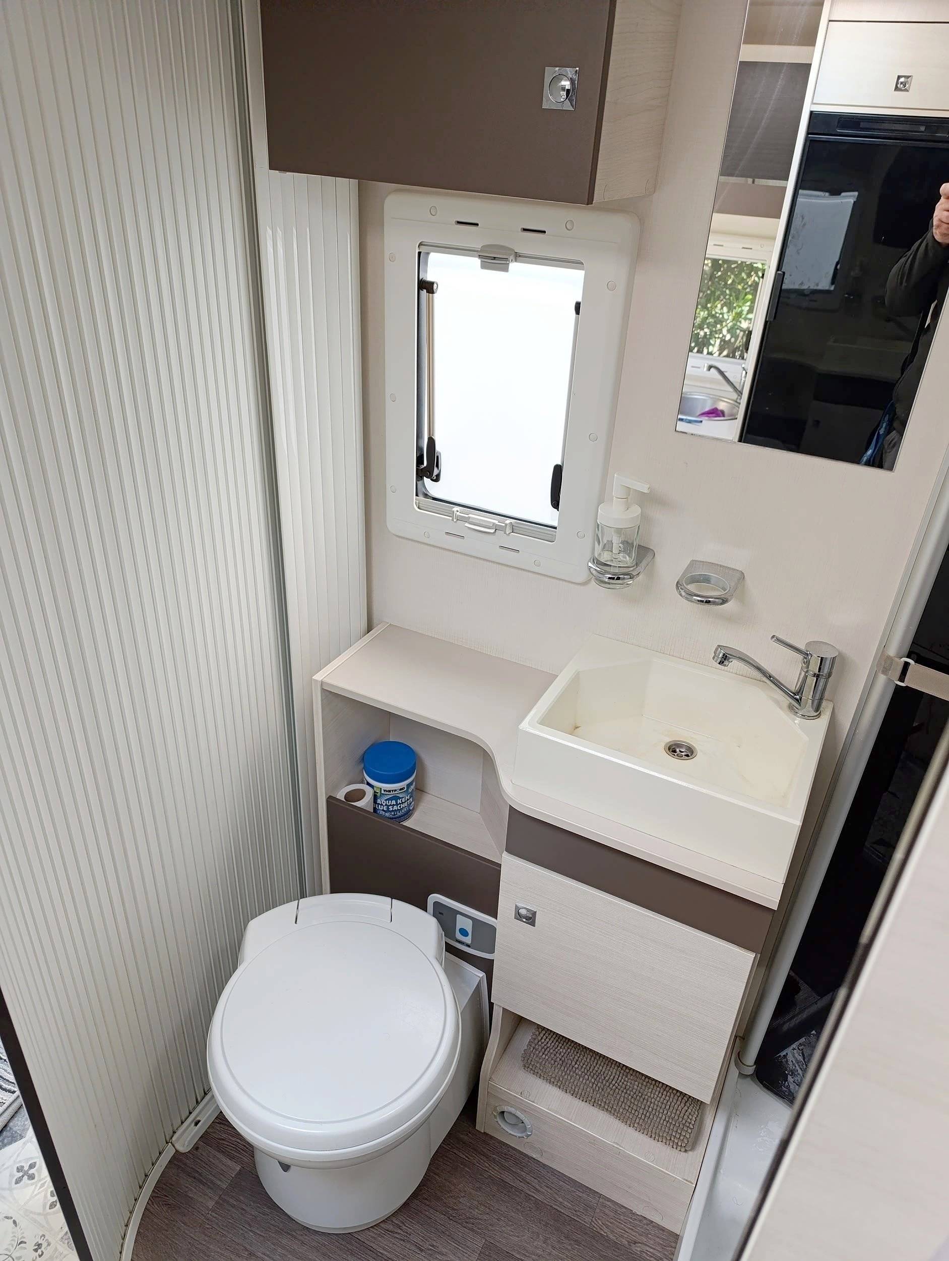 Challenger GENESIS 284