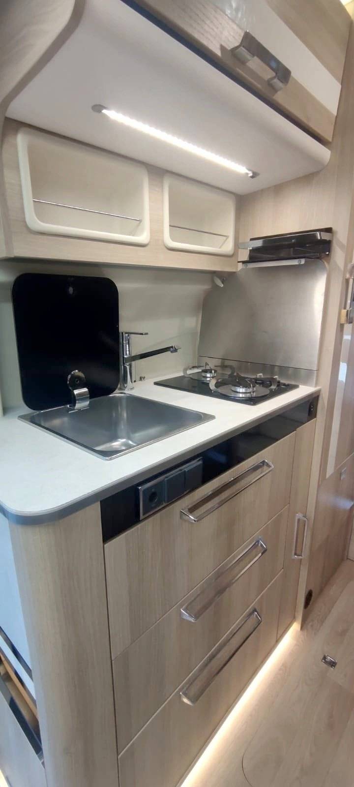 Dreamer Dreamer Family Van